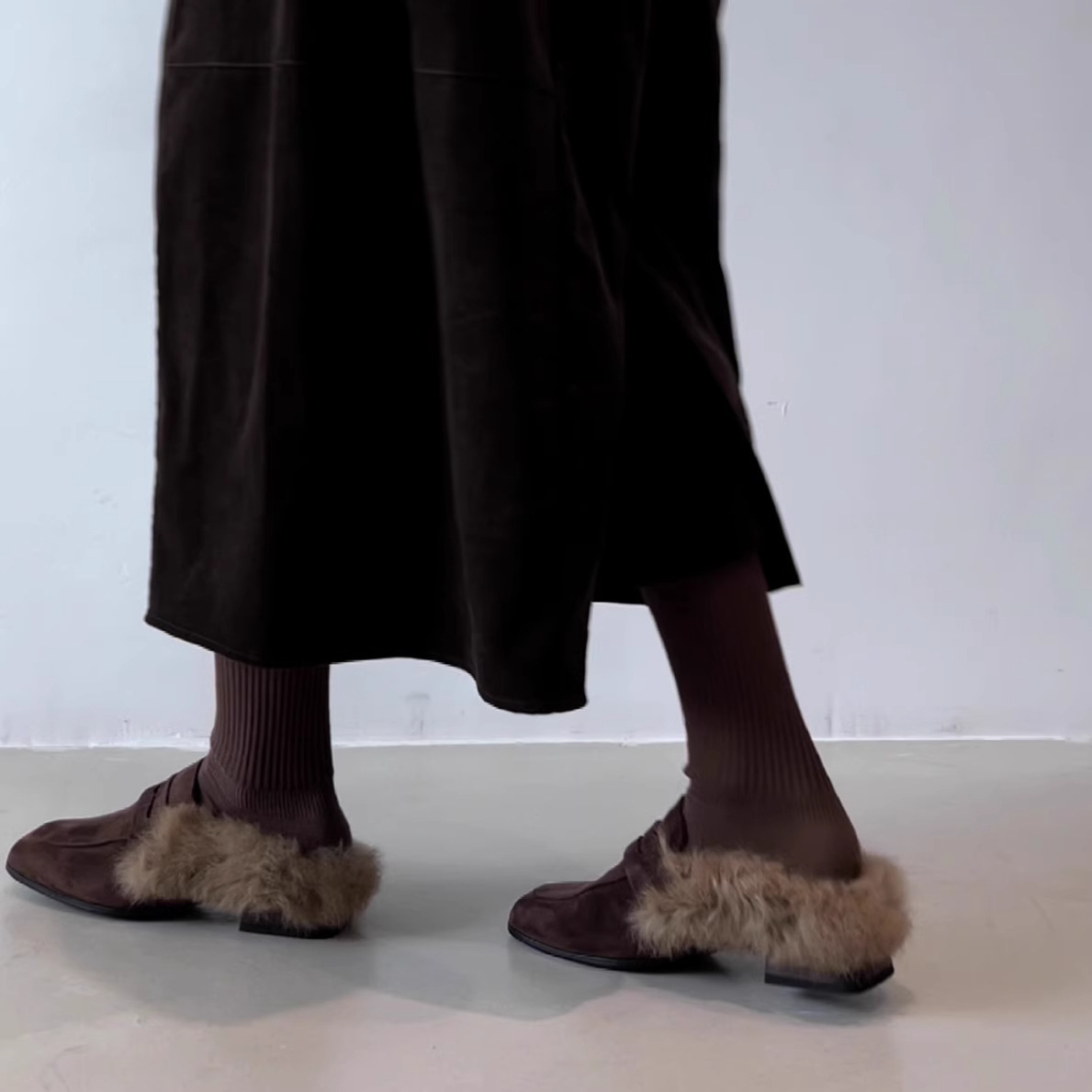 Зимни модани кадифени ботуши - Топлина ❄️ и стил 💫 в хармония