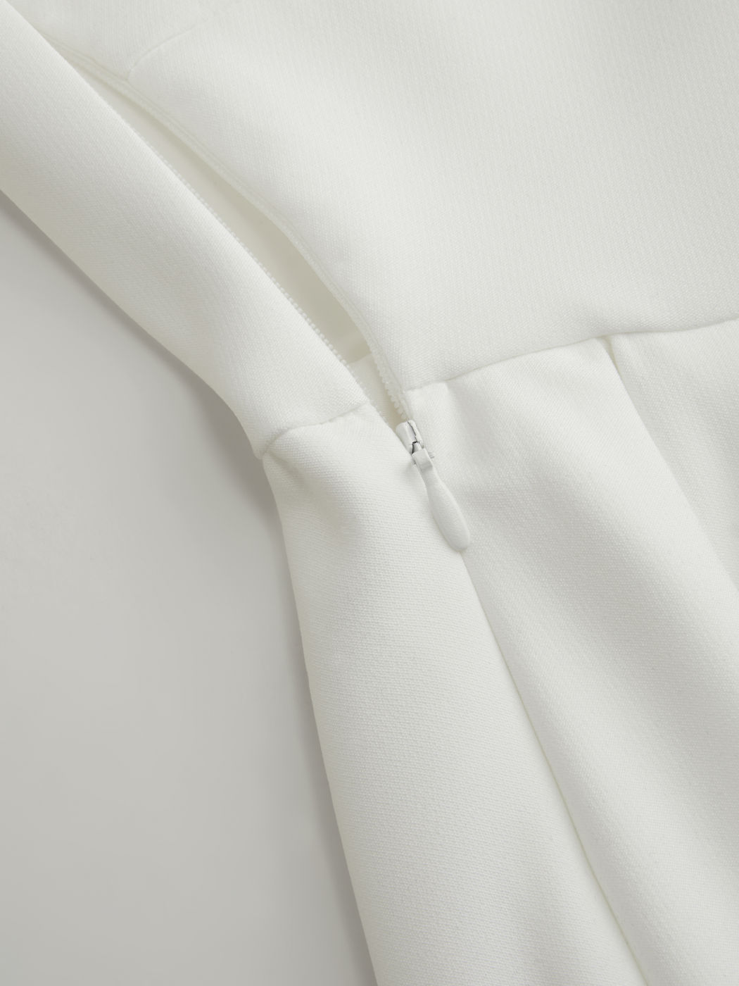 Classy Wide Skirted Backless Maxi Dress