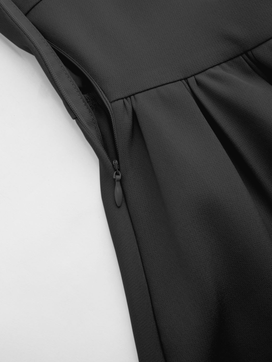 Classy Wide Skirted Backless Maxi Dress