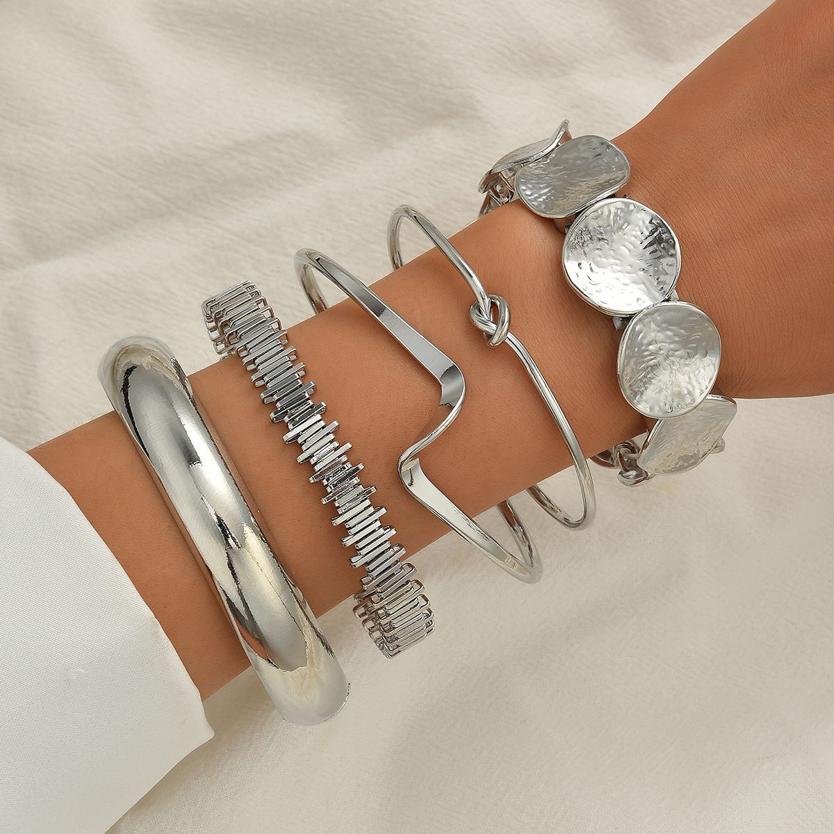 5pcs/set Leaf-patterned Smooth Bracelet With Irregular Stripes And An Open Design