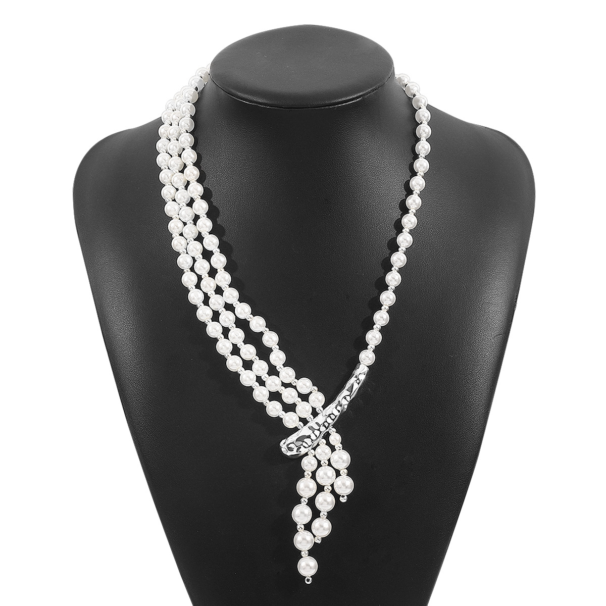 Retro-style Versatile Multi-layered Pearl Necklace