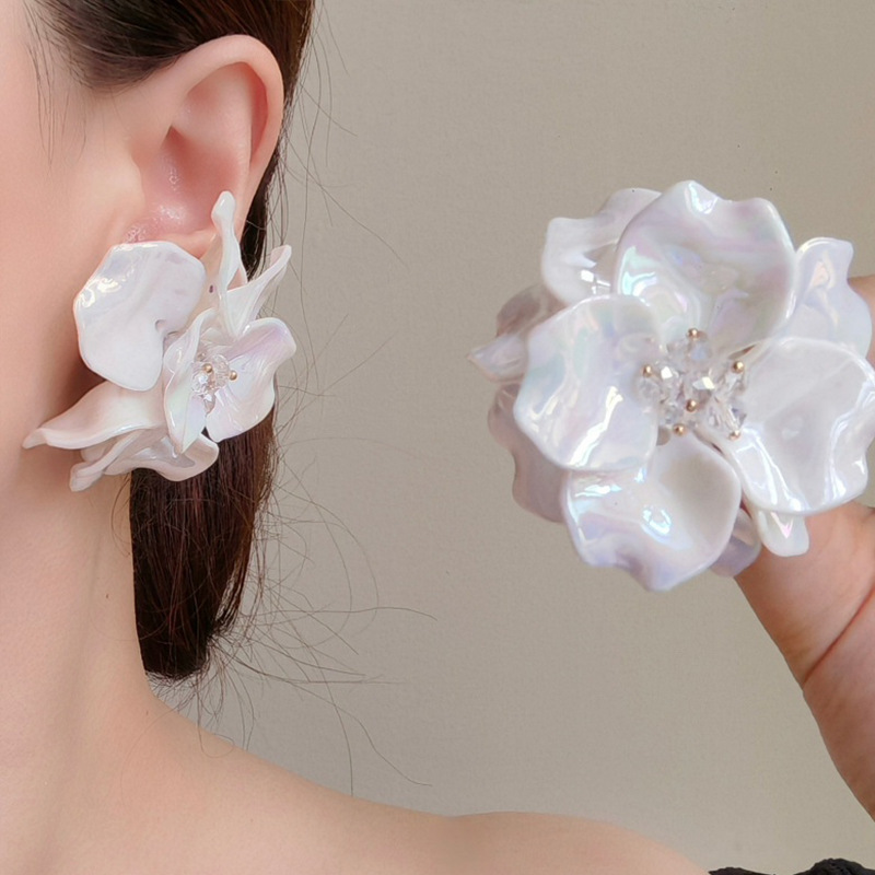 Elegant Flower Earrings