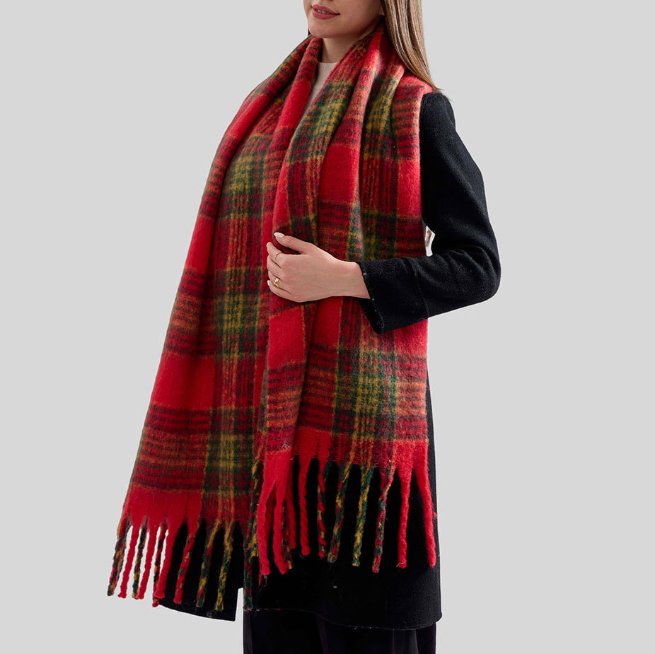 Elegant Plaid Tasseled Scarf