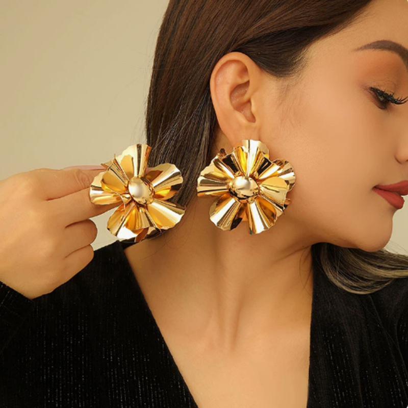 Elegant Flower Imitation Pearl Dangle Earrings