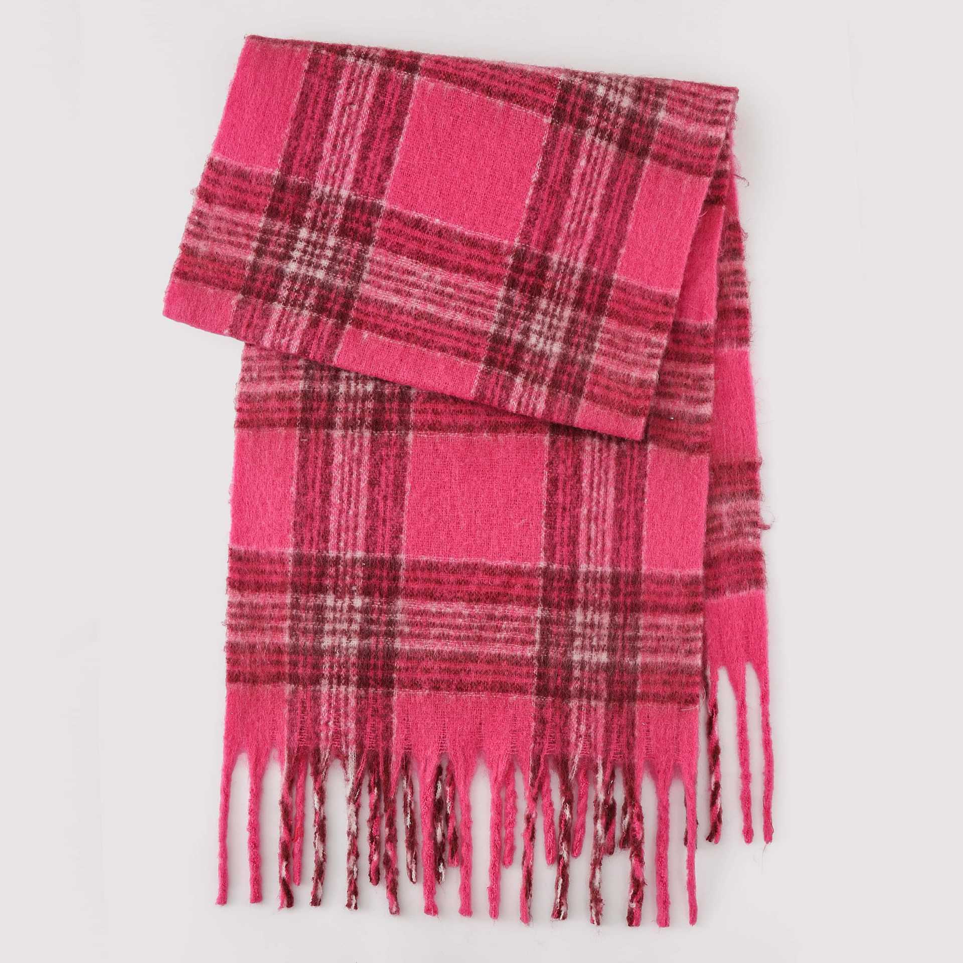 Elegant Plaid Tasseled Scarf