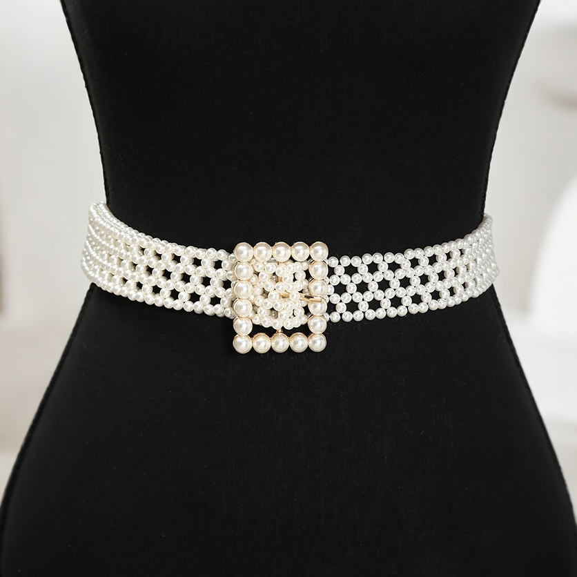 Elegant Pearl Belt