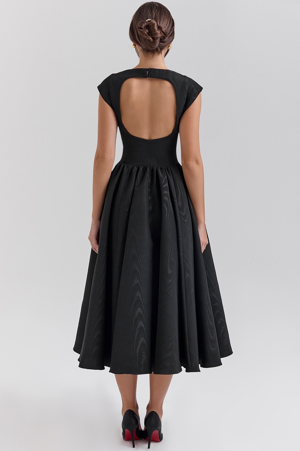 Classy Wide Skirted Backless Maxi Dress