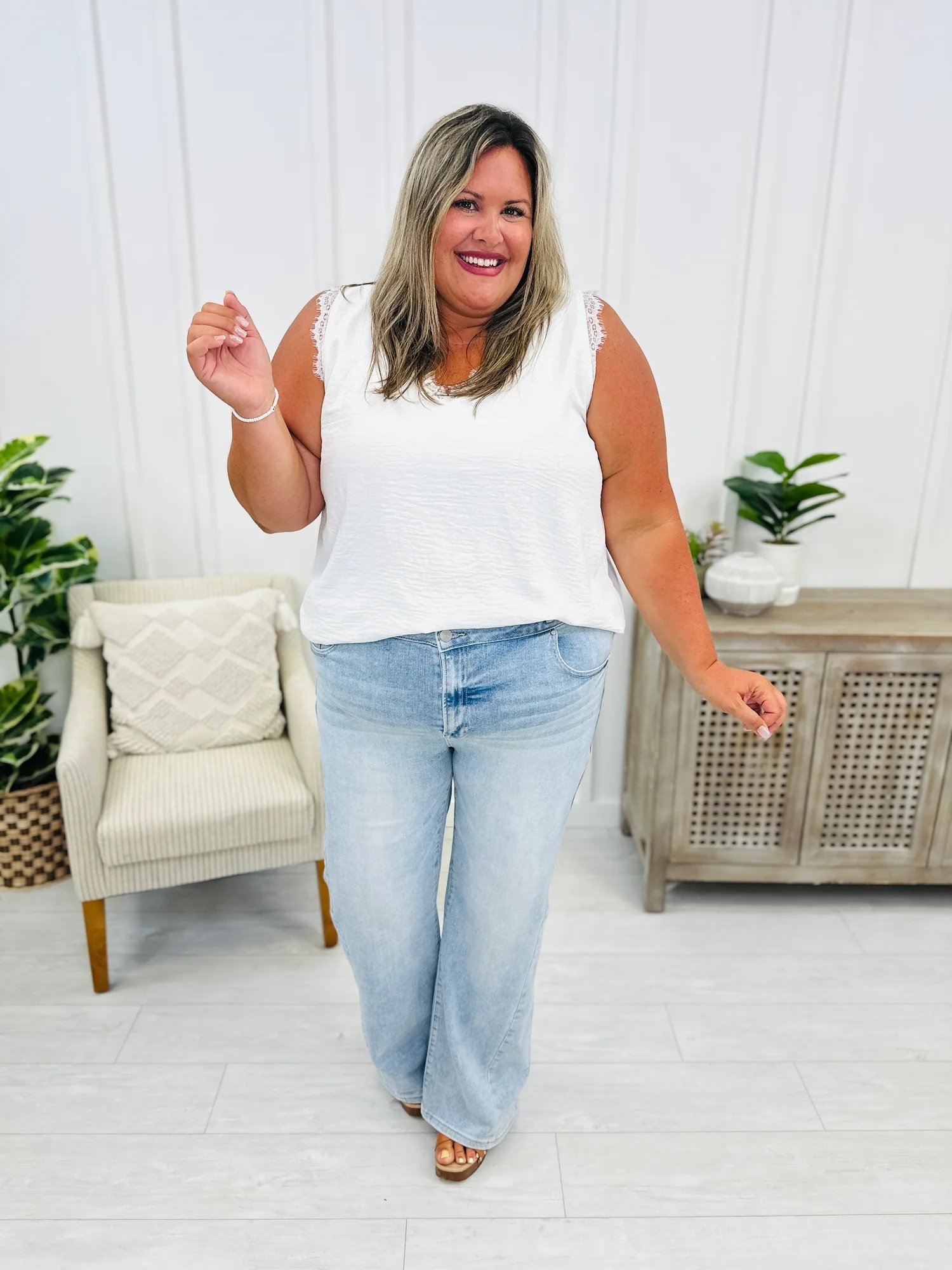 ??LAST DAY SALE?? Vintage Wash Plus-Size Jeans �� Stretchy, Tummy Control & Straight Leg Fit