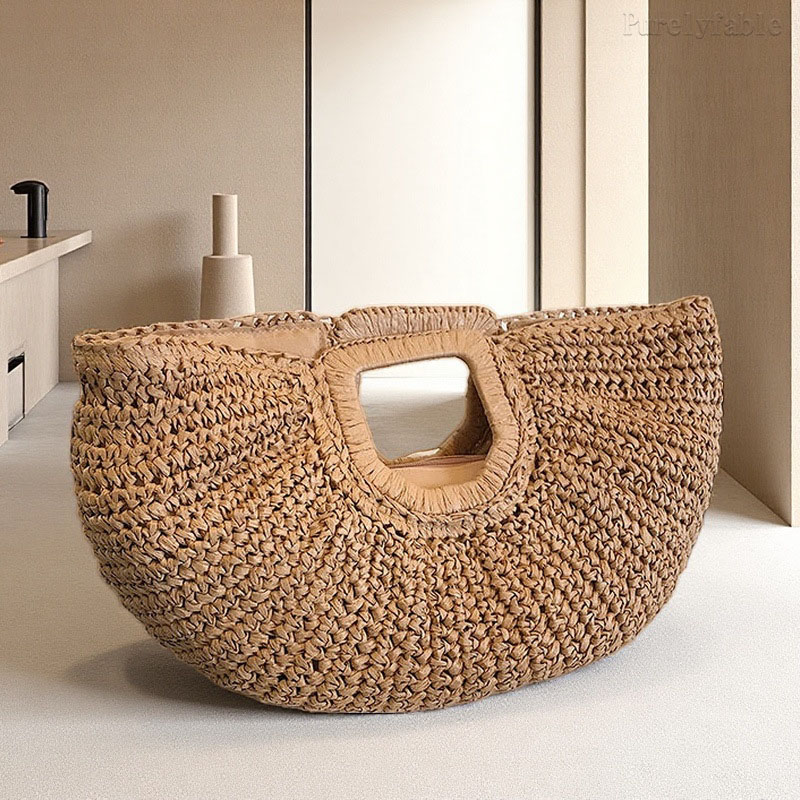 Beige Fan-Shaped Hand-Held Straw Bag