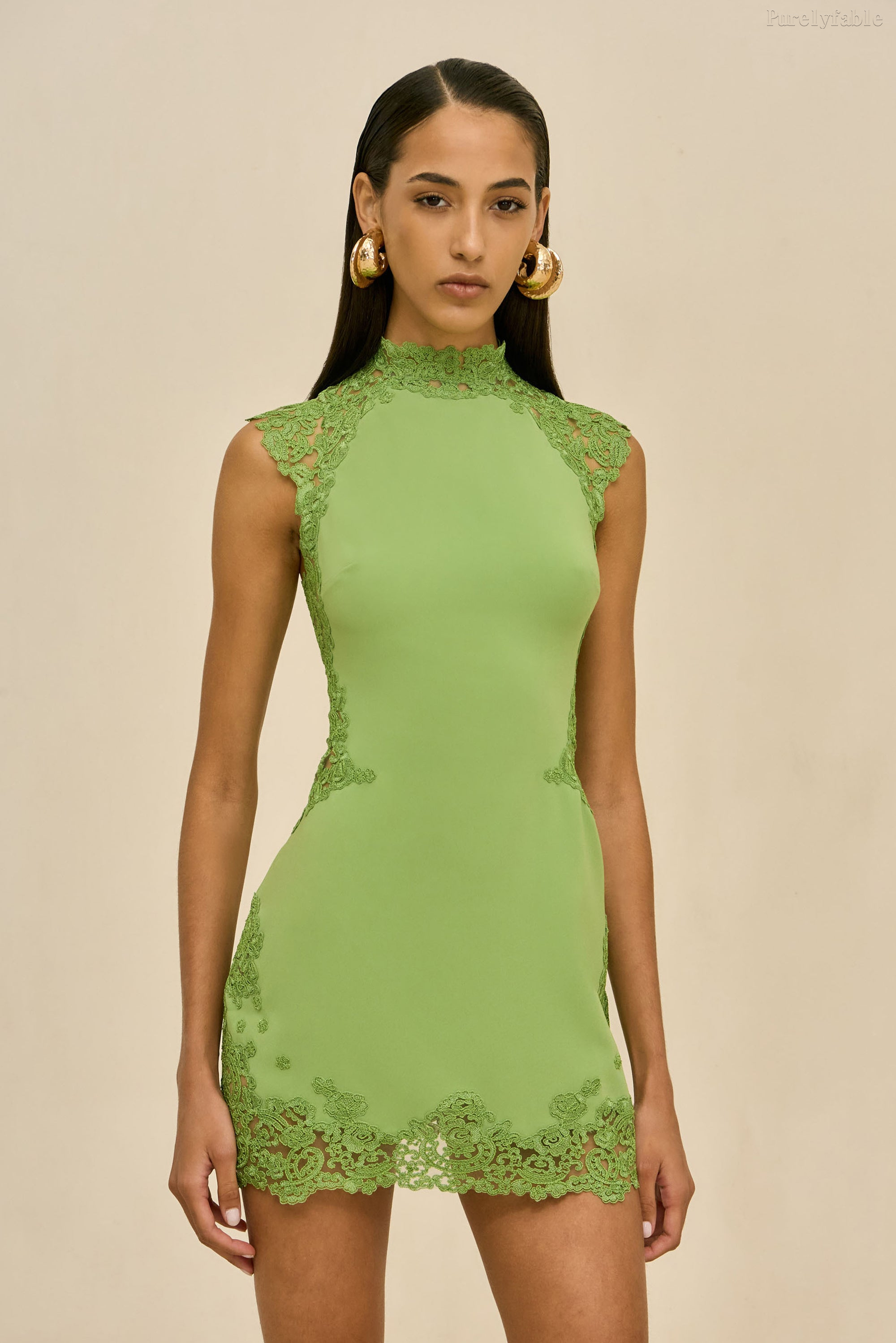 Evelina Green High-necked Tight-fitting Short Dress