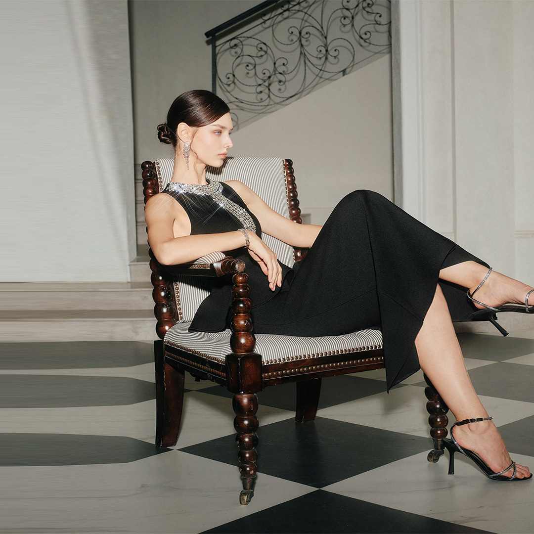 Natalia Black Sleeveless Fitted Dress