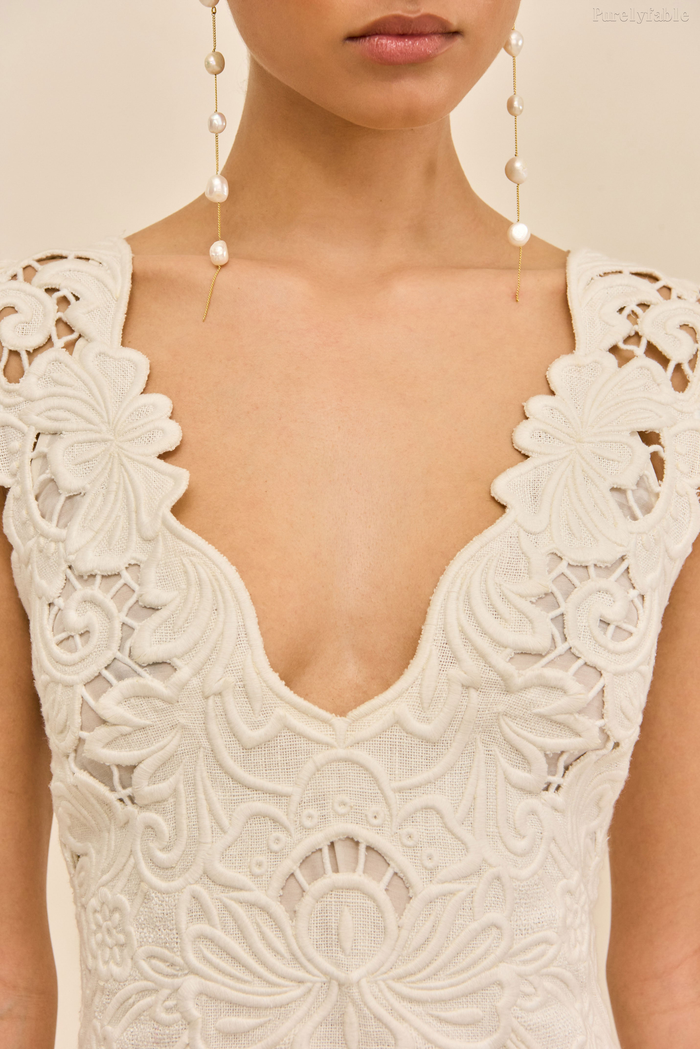 Elara White Deep V Sleeveless Form-Fitting Short Dress