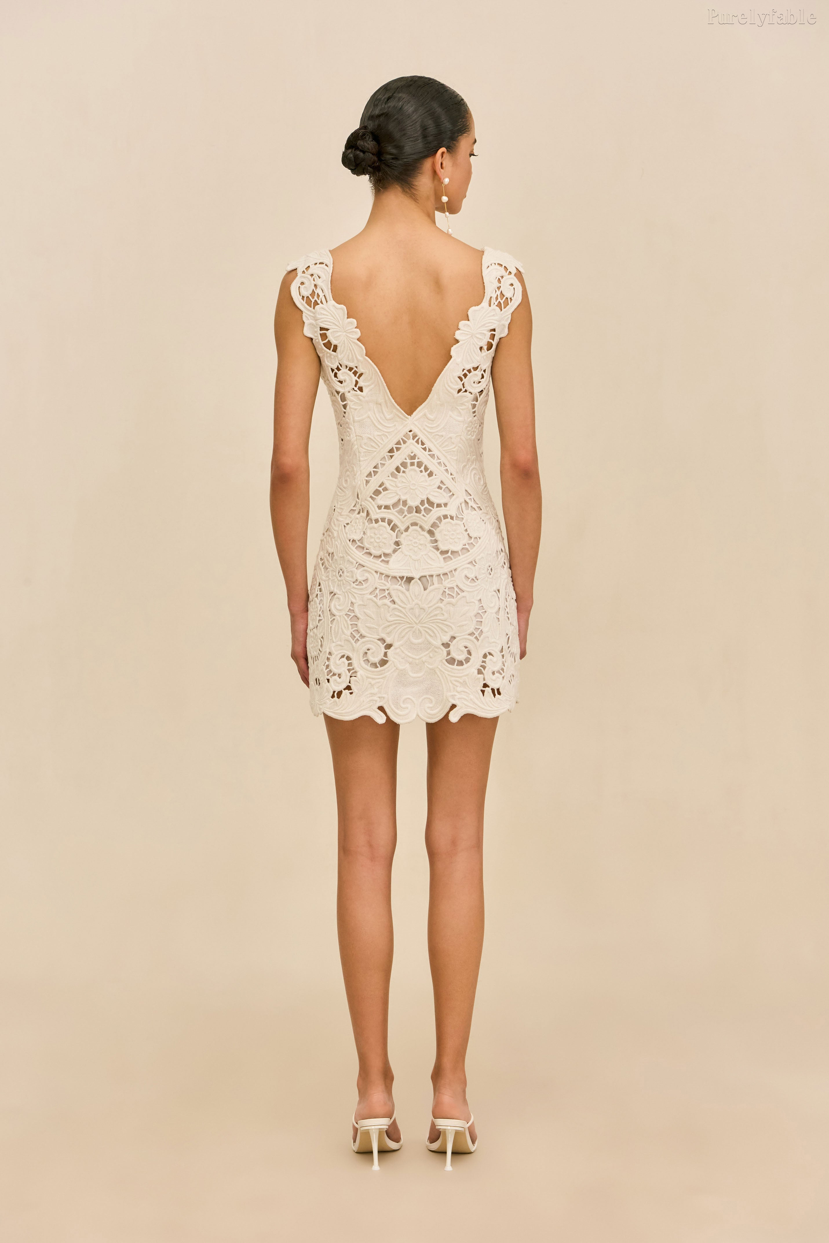 Elara White Deep V Sleeveless Form-Fitting Short Dress