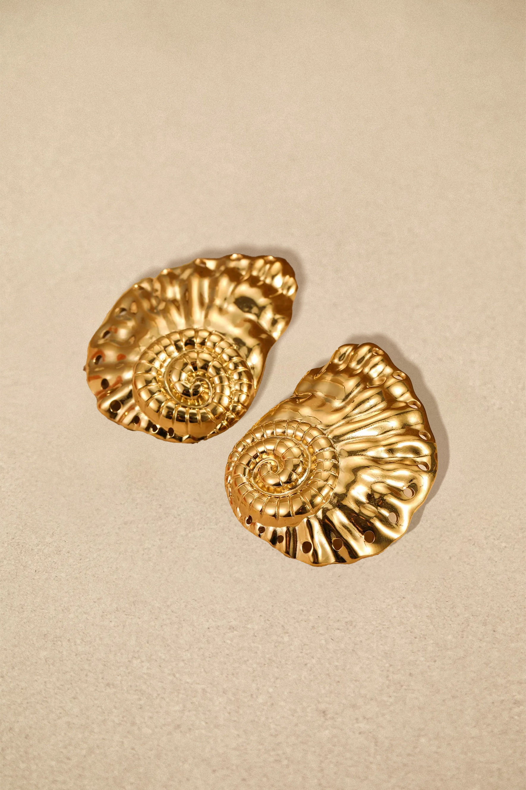 Seashell Stud Earrings-purelyfable