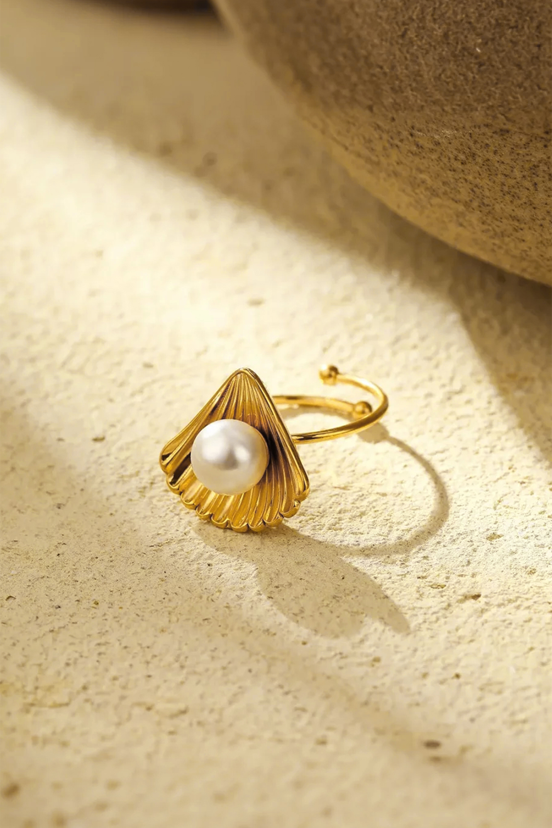Scalloped Shell Pearl Accent Ring-purelyfable