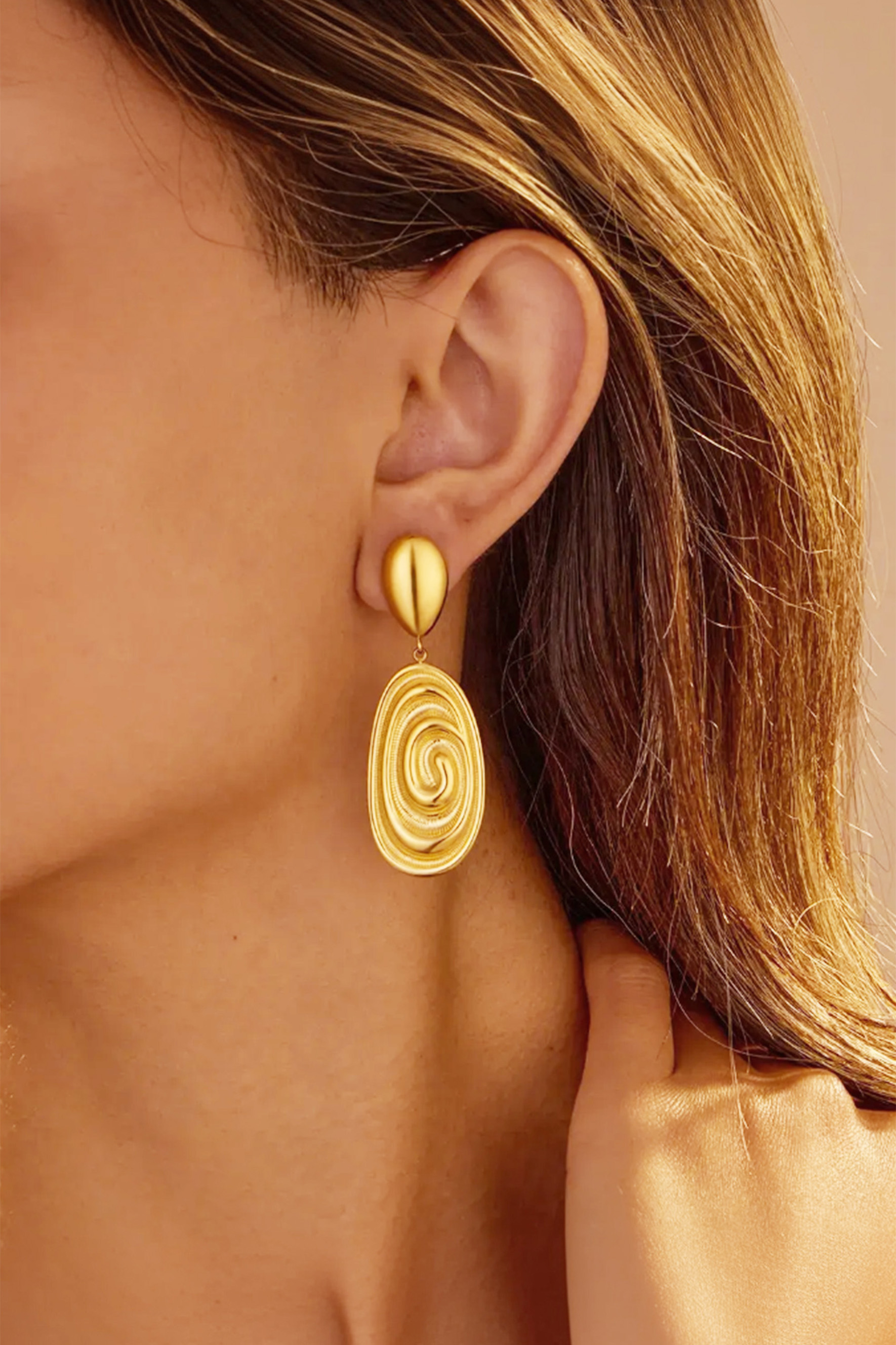 Oval Swirl Dangle Earrings-purelyfable