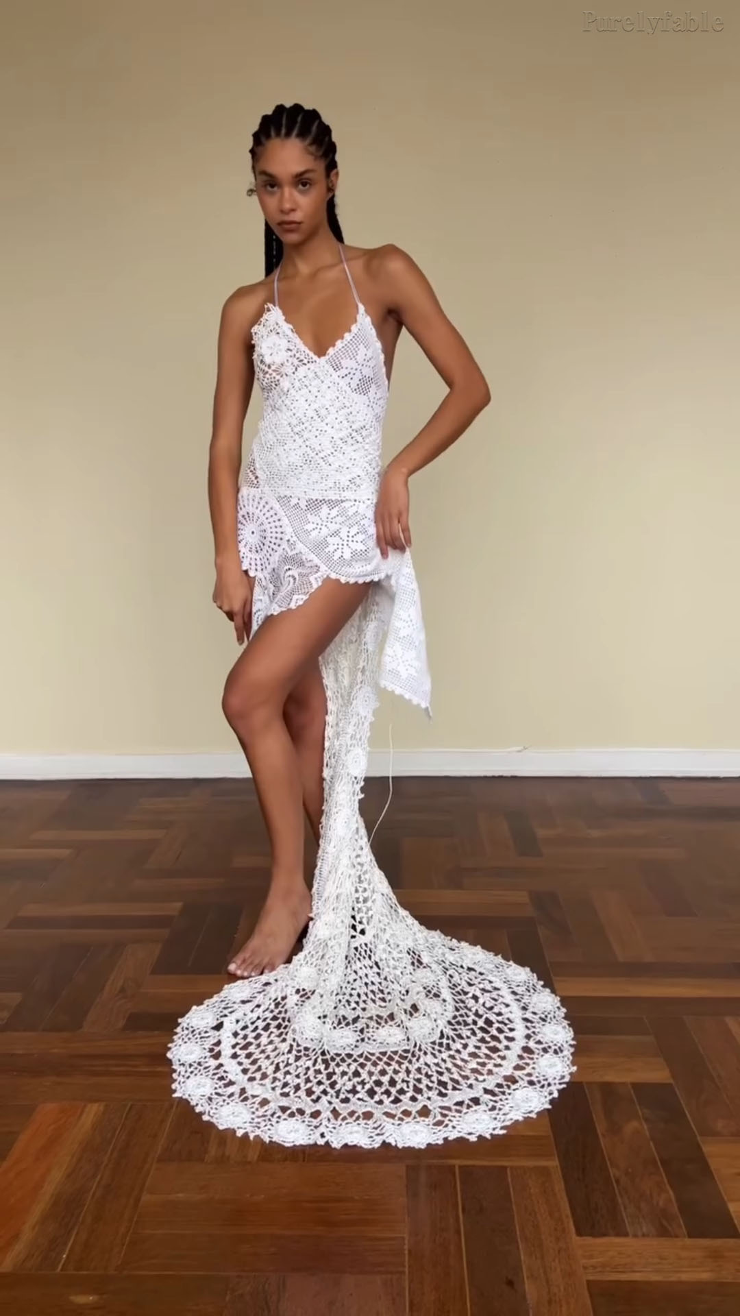 Talia White Neck Hanging Hook Flower Tail Dress