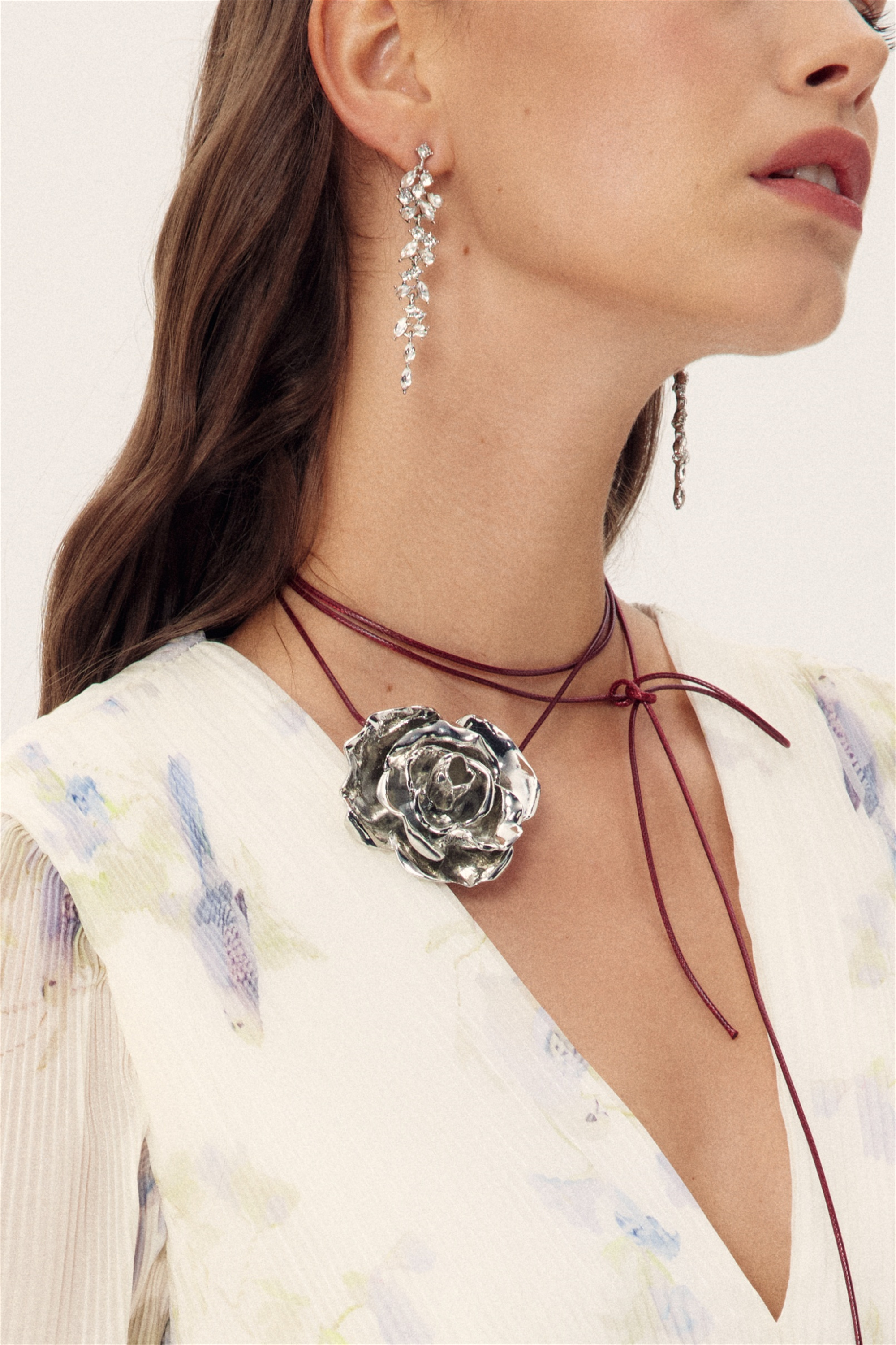 Alloy Flower Pendant Choker-purelyfable