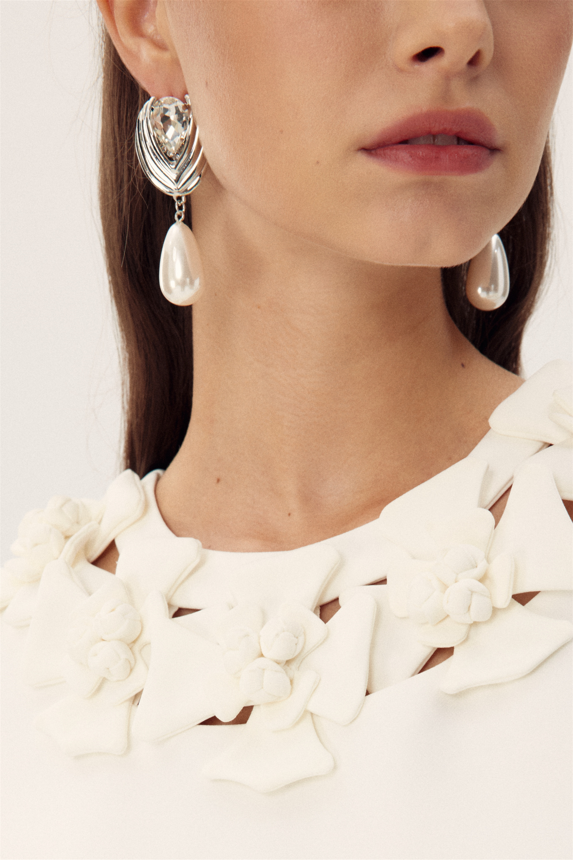 Crystal-embellished Pearl Earrings-purelyfable