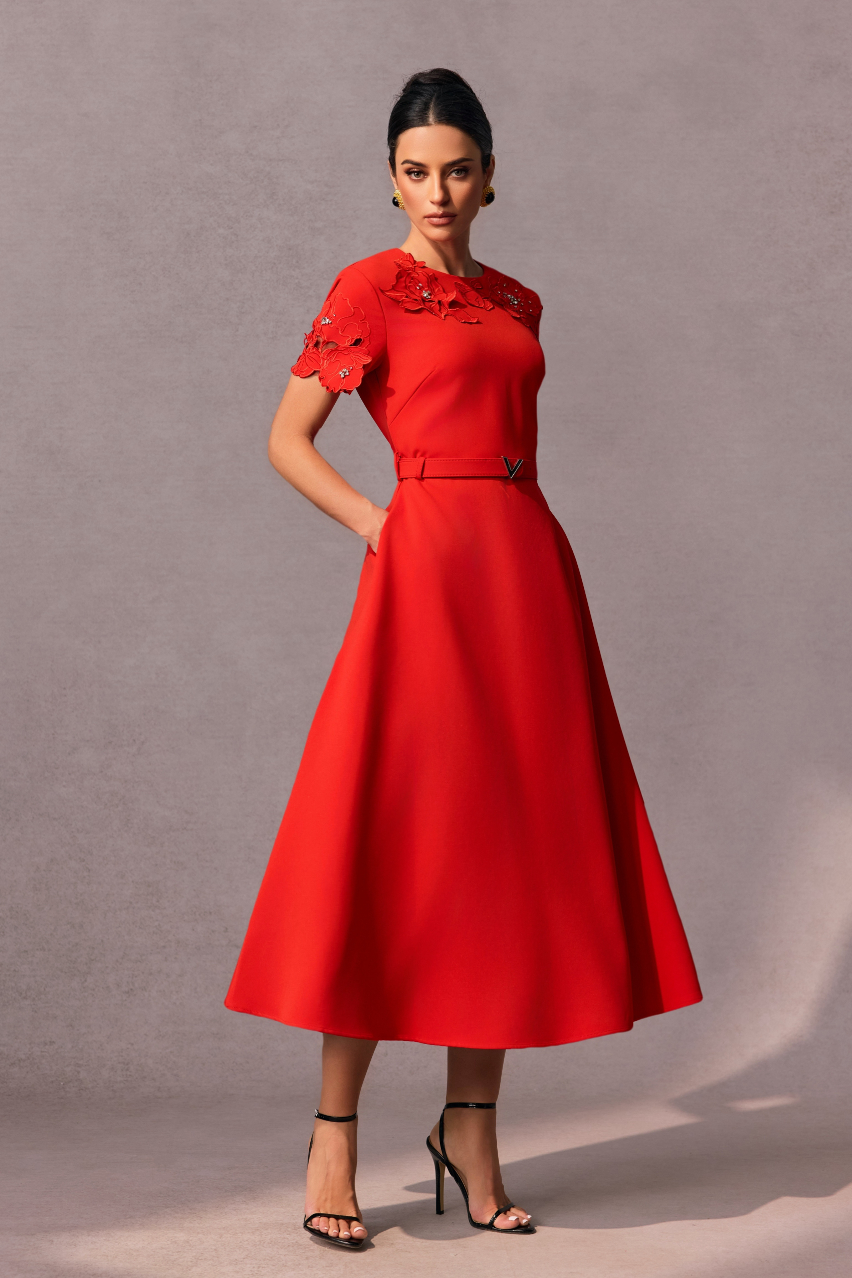Vera Floral Applique Short Sleeve Midi Dress-purelyfable