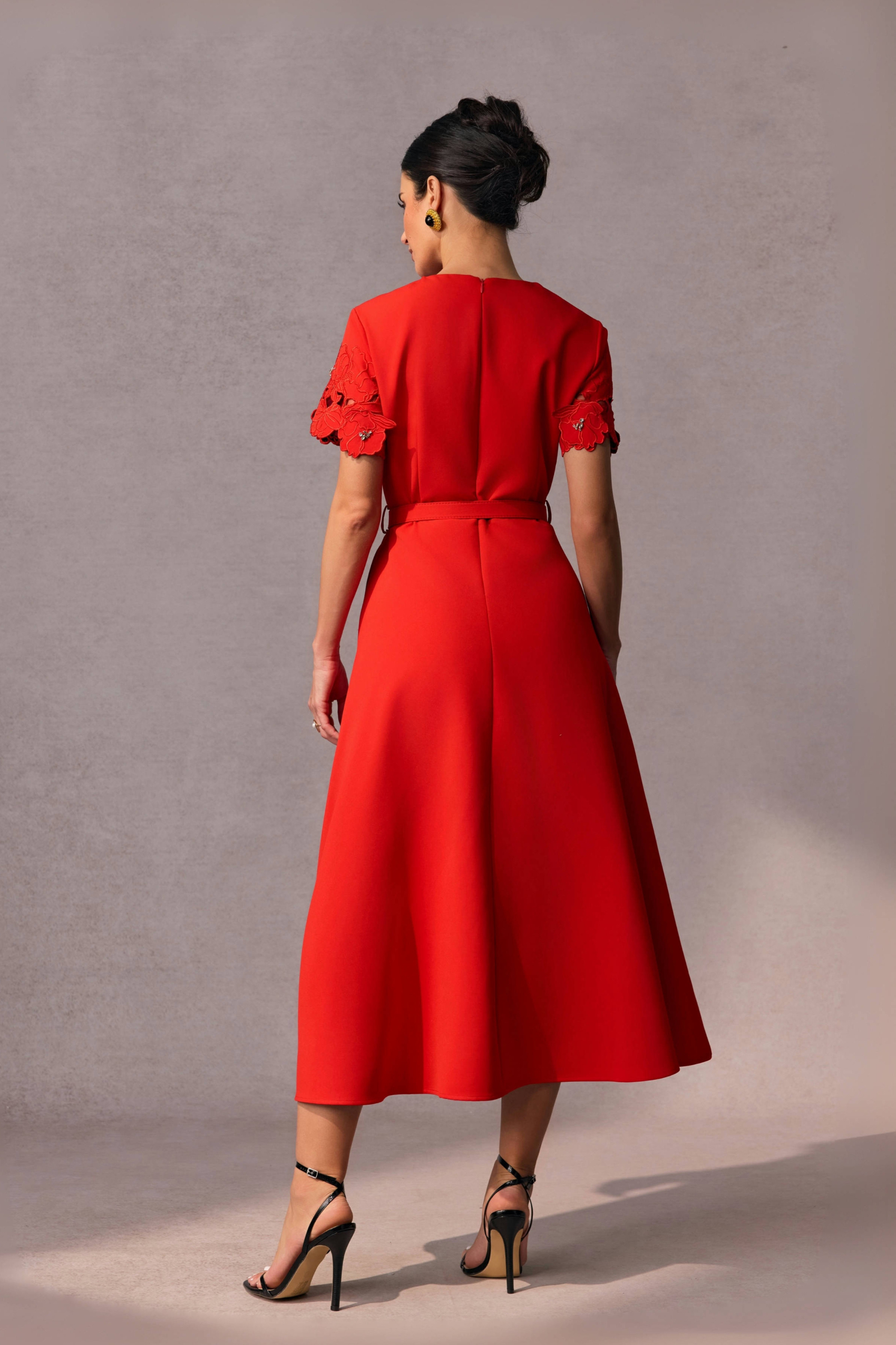 Vera Floral Applique Short Sleeve Midi Dress-purelyfable