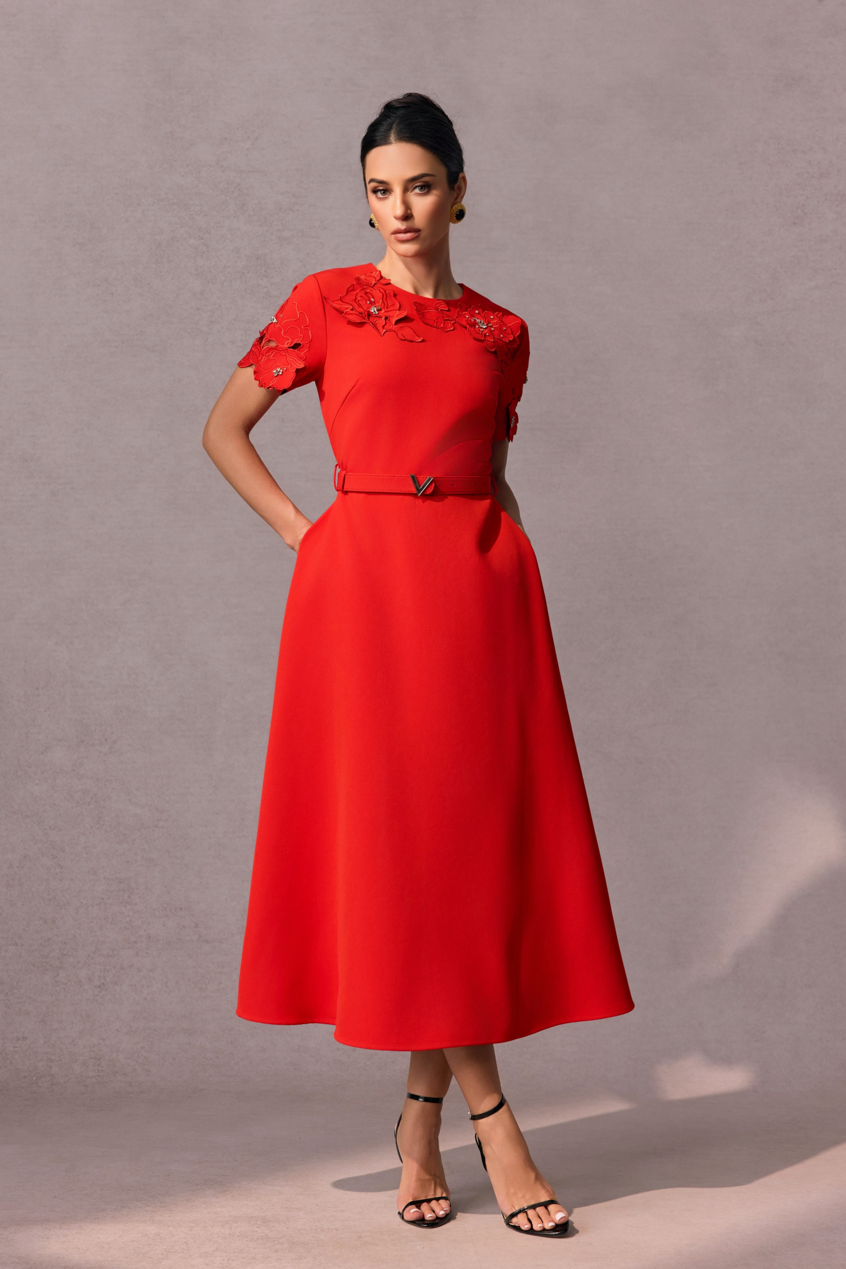 Vera Floral Applique Short Sleeve Midi Dress-purelyfable