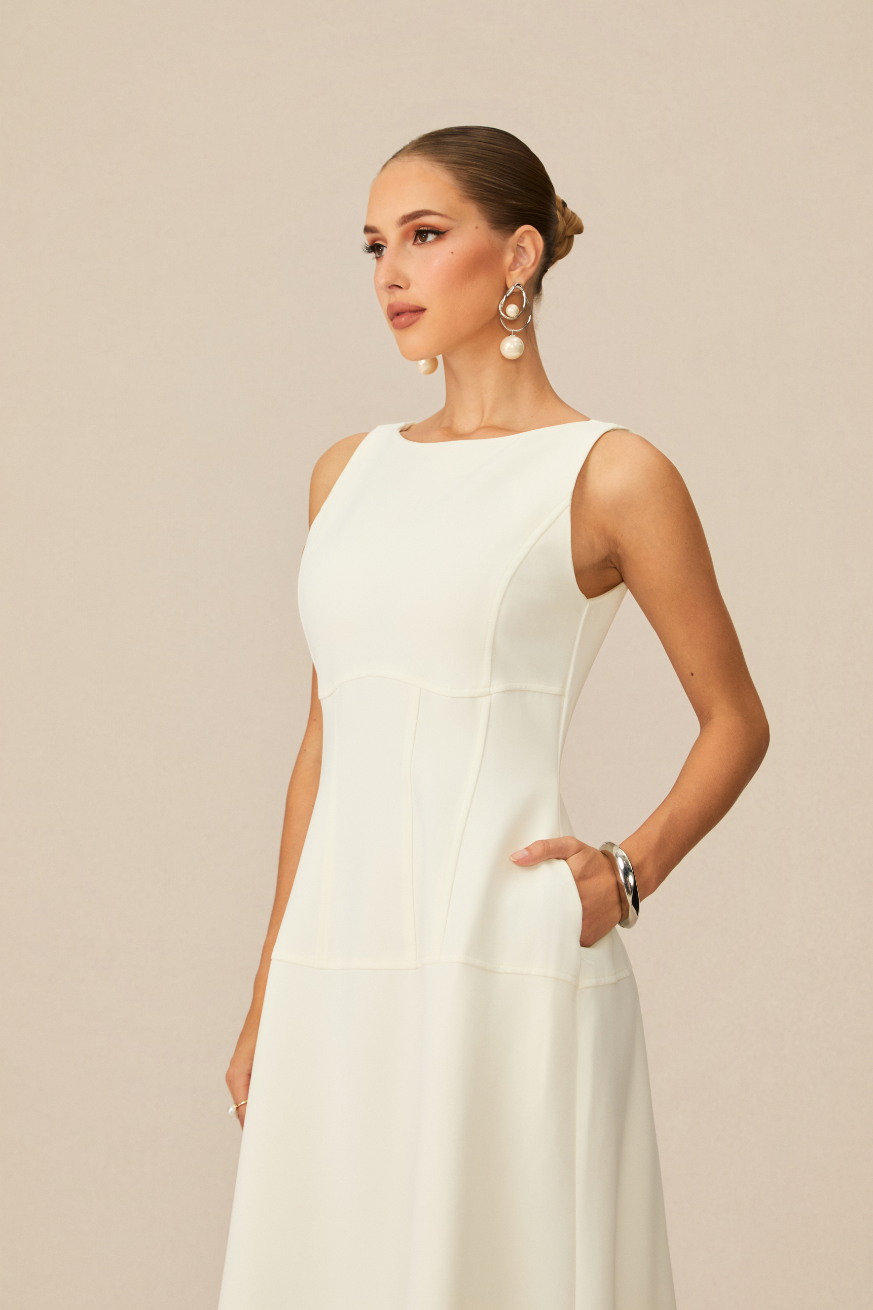 Classic Charm White Sleeveless Midi Dress-purelyfable