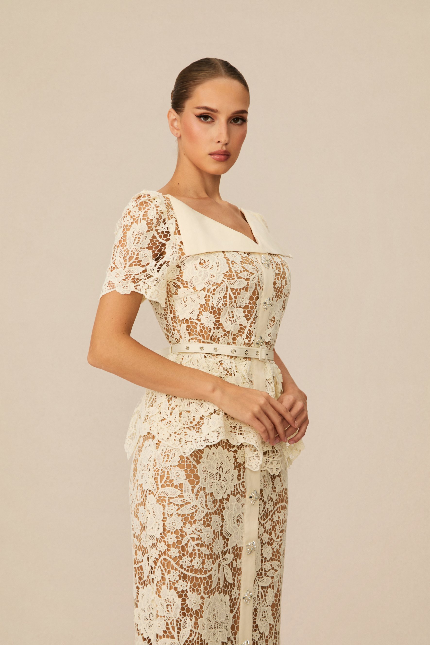 Larina Floral Lace V-neck Midi Dress-purelyfable