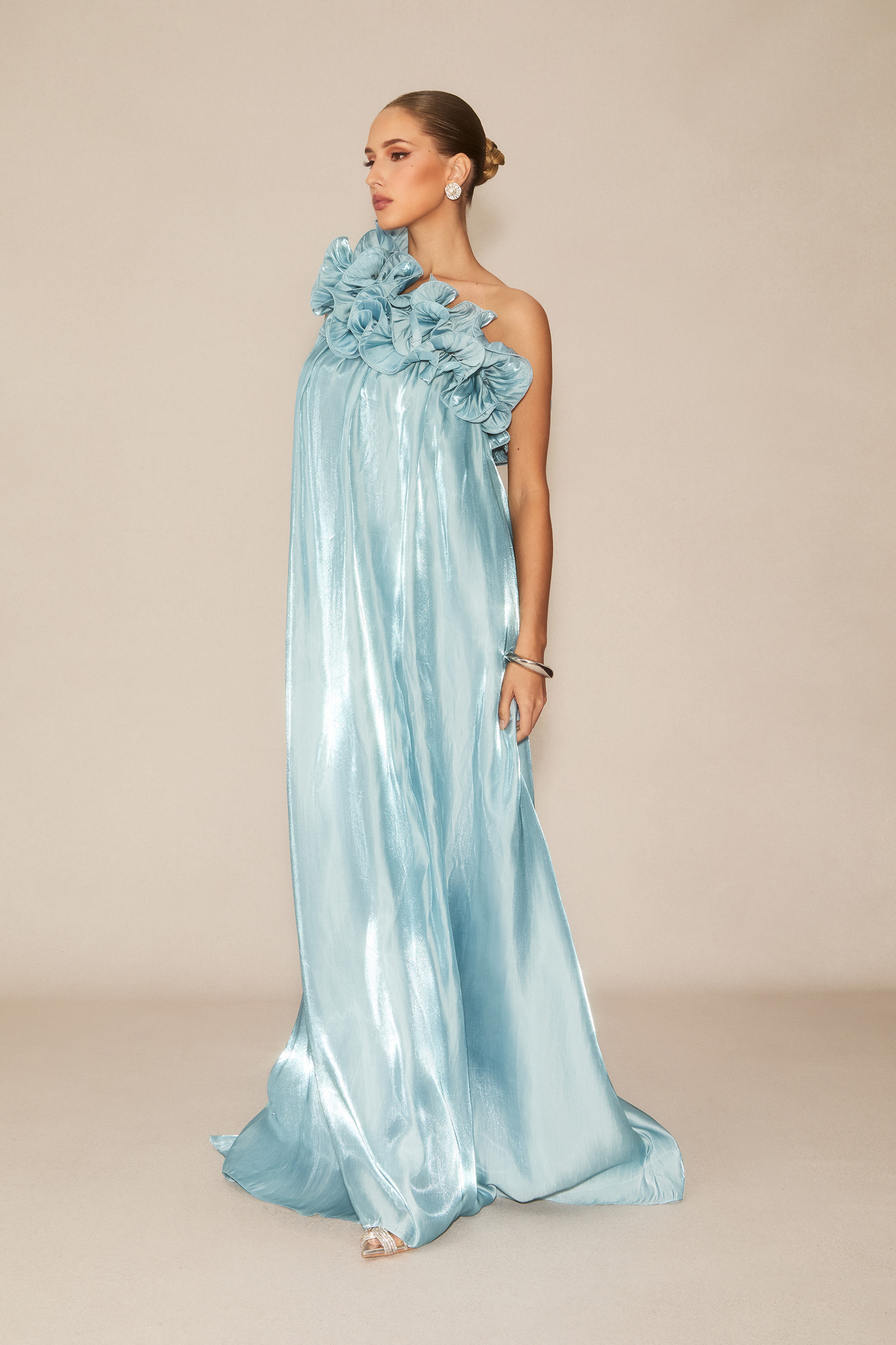 Hedda One-shoulder Floral Maxi Dress in Blue-purelyfable