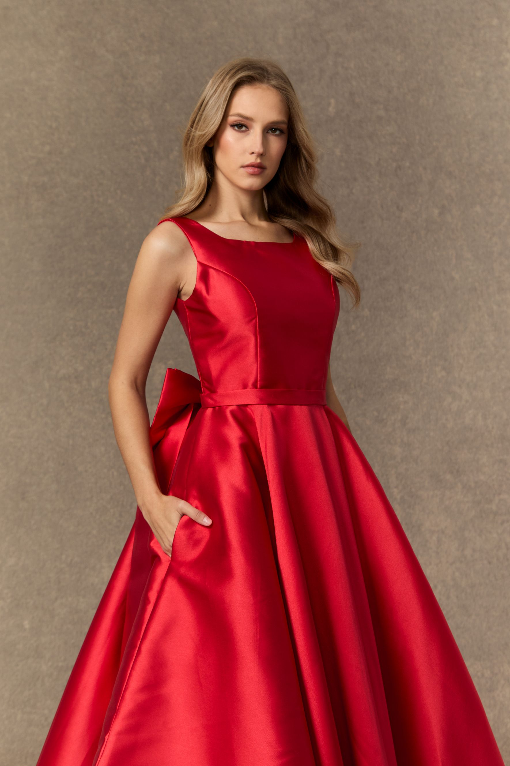 The Best Gift Red Deep V Bow Back Midi Dress-purelyfable
