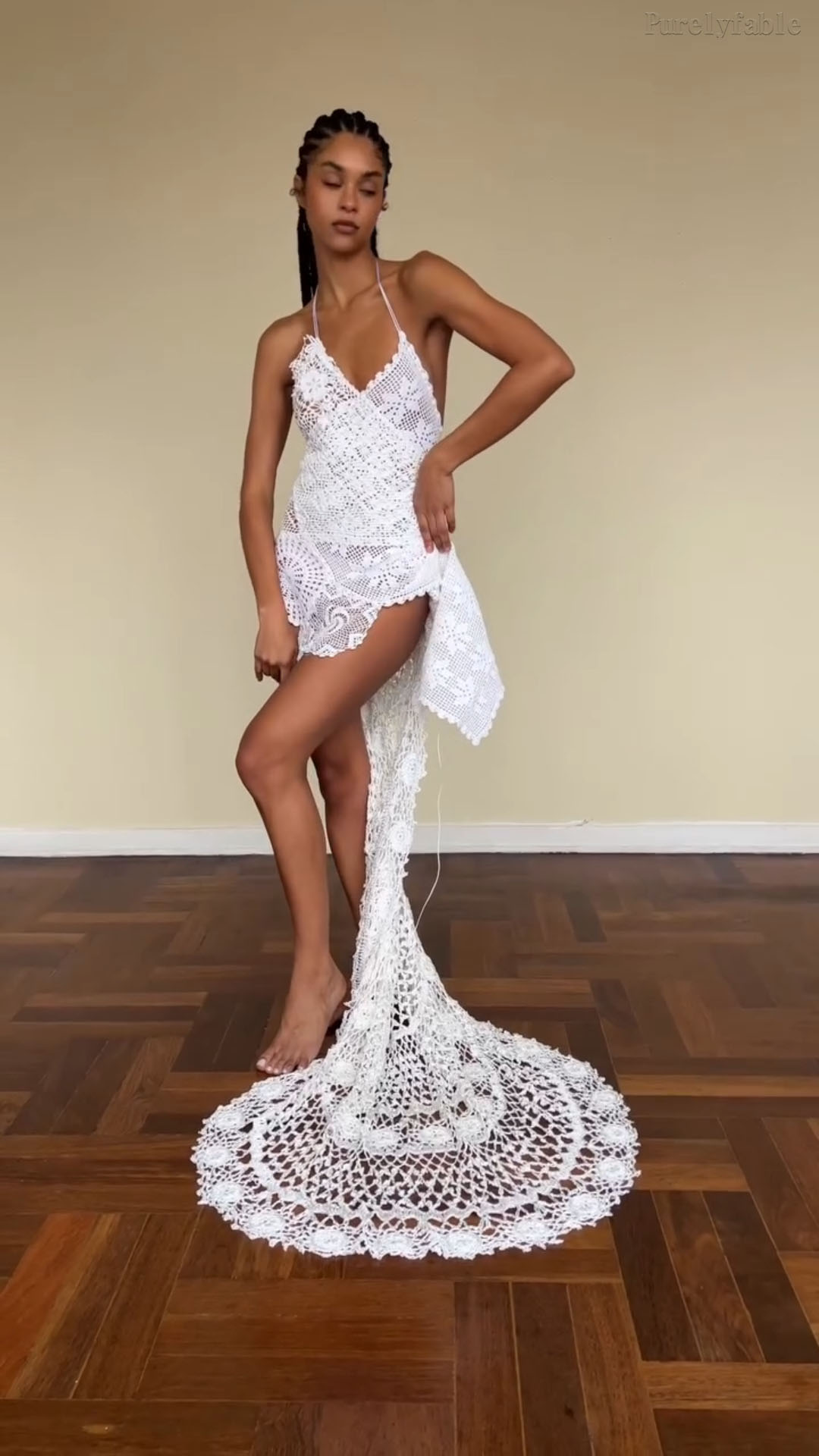 Talia White Neck Hanging Hook Flower Tail Dress