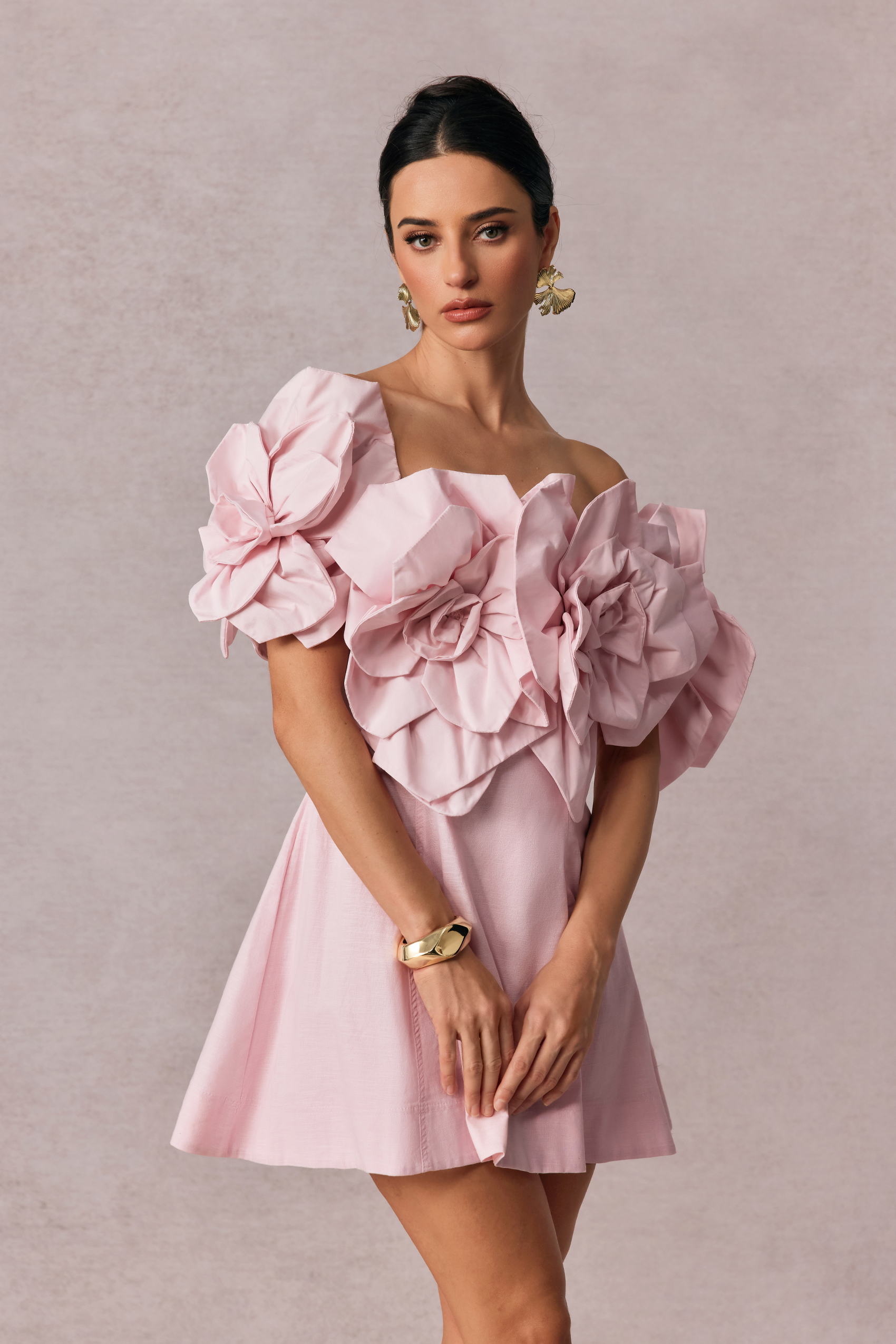 Evelyn Oversized Floral Applique Mini Dress-purelyfable