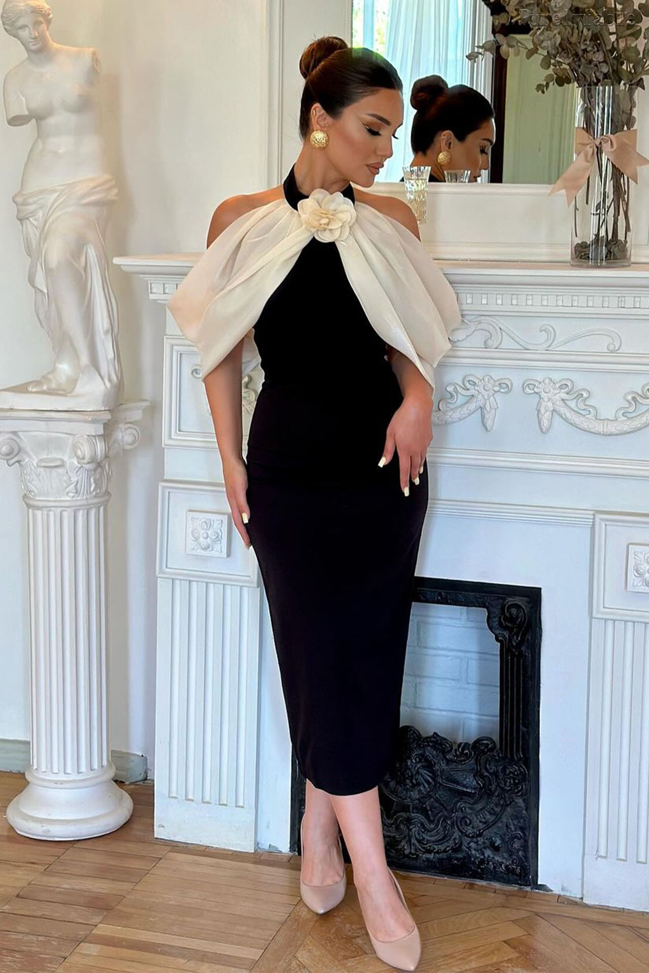 Bianca Black Open-Back Bodycon Dress