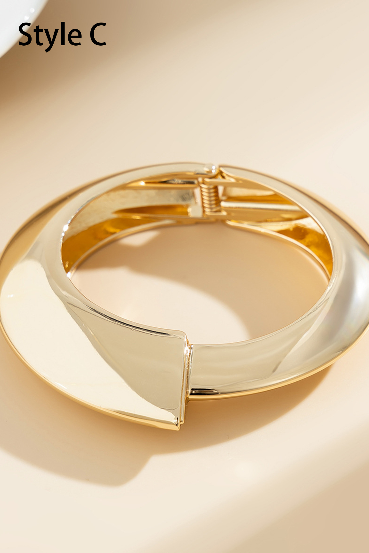 Irregular Shape Metal Bangle-purelyfable