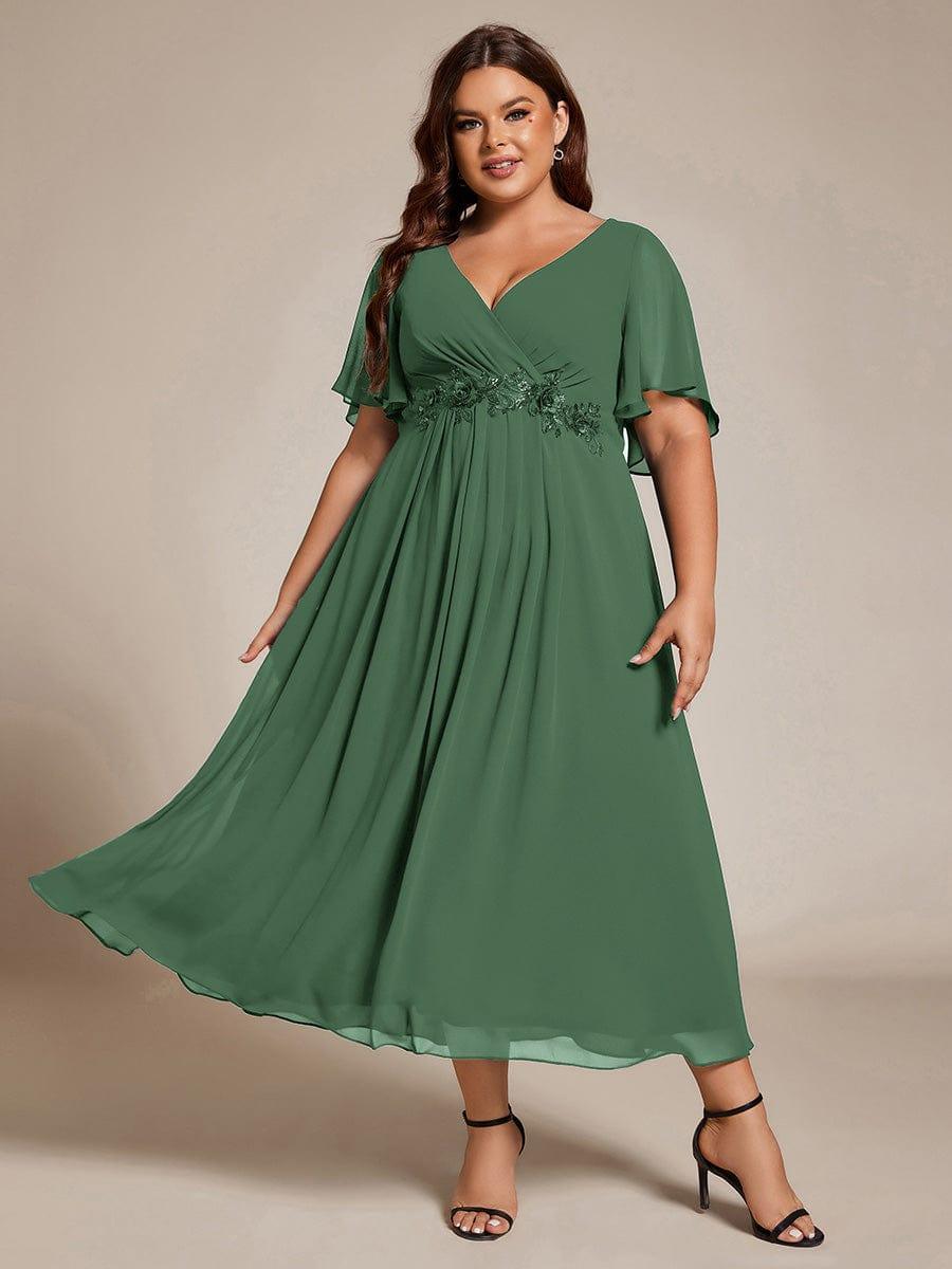 Plus Size Elegant Short Sleeves V-Neck Floral Applique Wedding Guest Dress