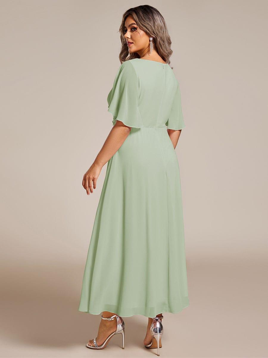 Plus Size Elegant Short Sleeves V-Neck Floral Applique Wedding Guest Dress