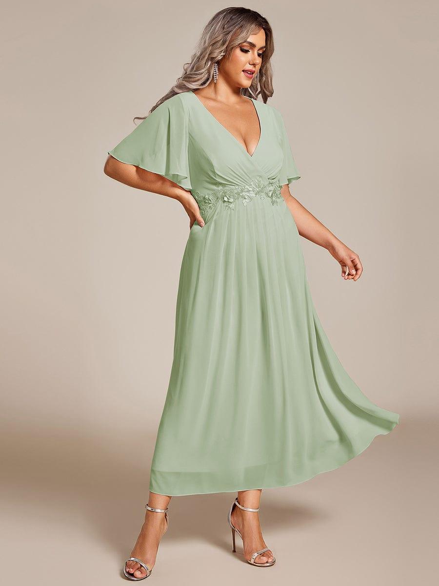 Plus Size Elegant Short Sleeves V-Neck Floral Applique Wedding Guest Dress