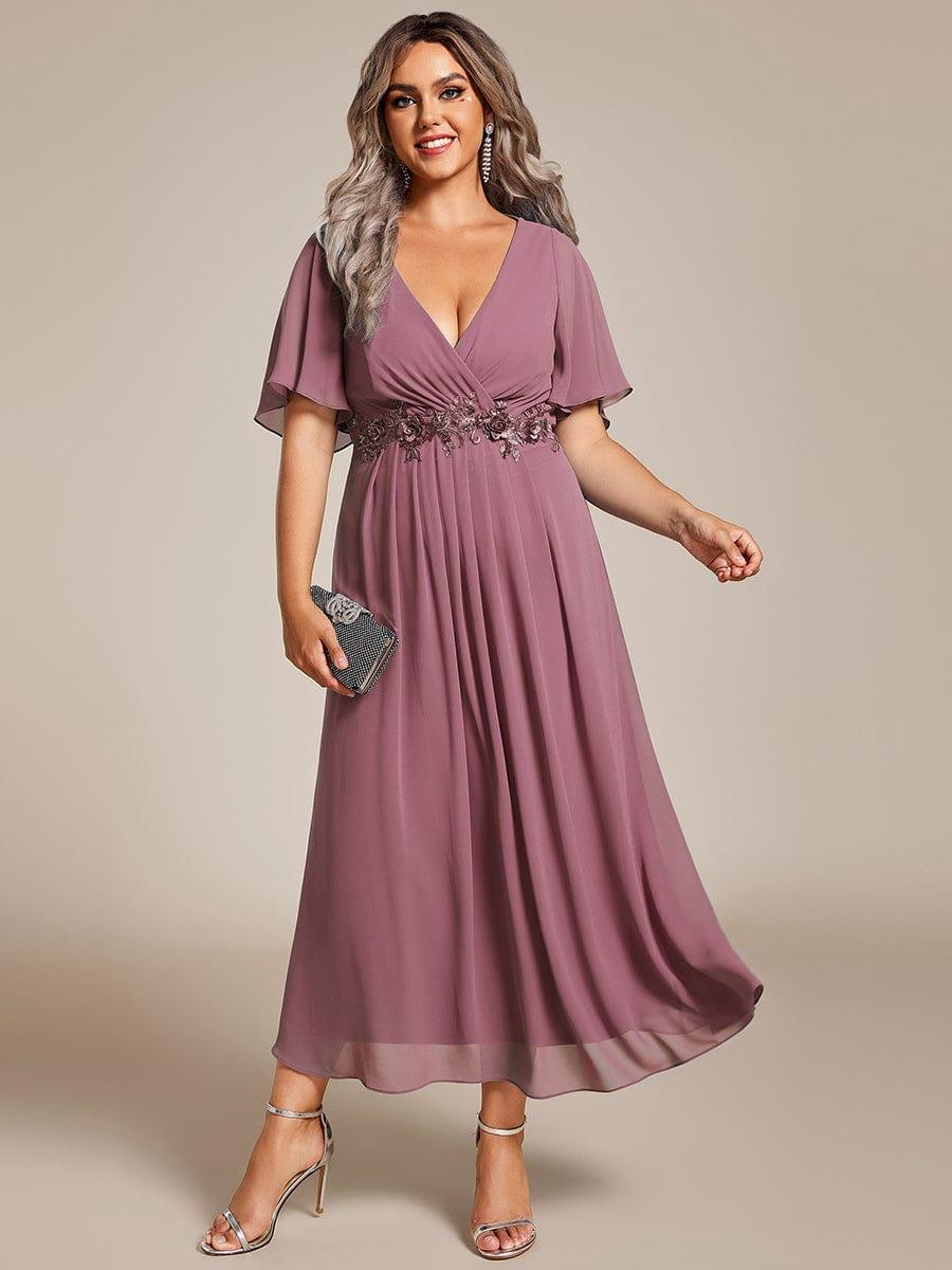 Plus Size Elegant Short Sleeves V-Neck Floral Applique Wedding Guest Dress