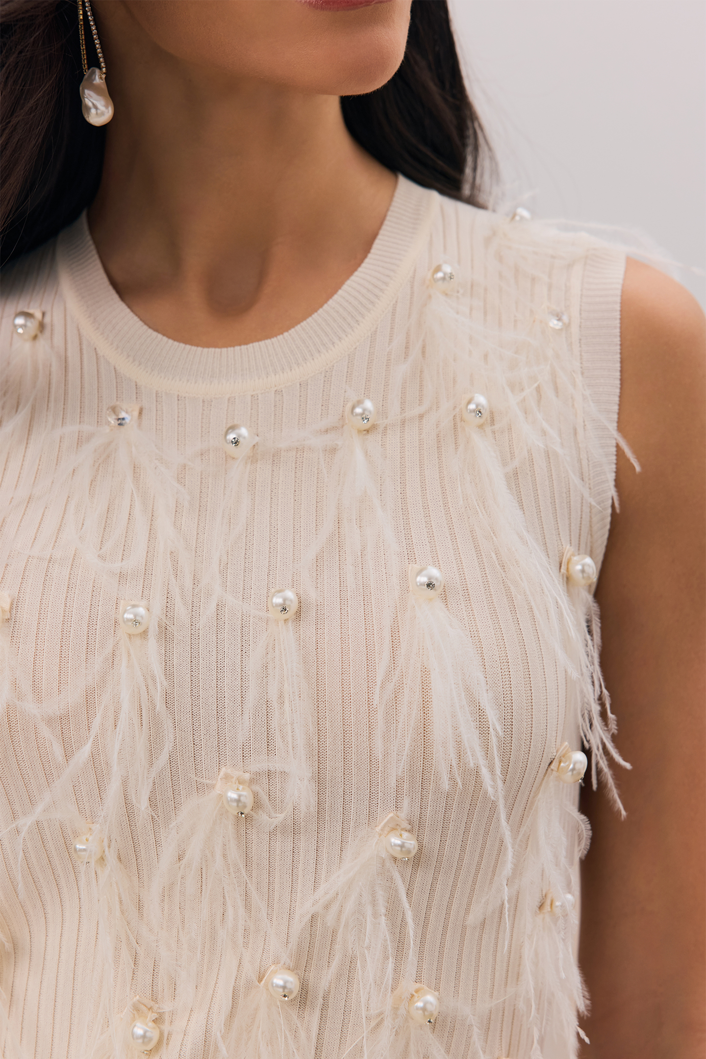 Marilyn Pearl Embellished Feather Knit Vest-purelyfable