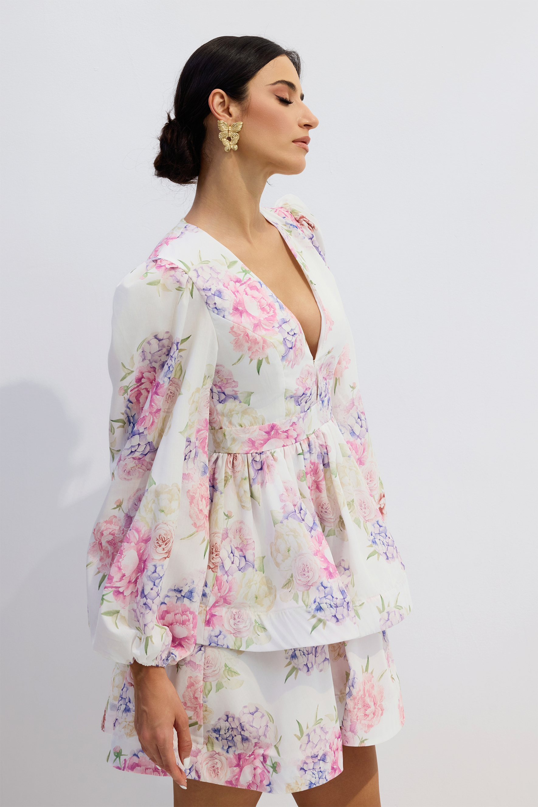 Bianca Floral Print Deep V-neck Mini Dress-purelyfable