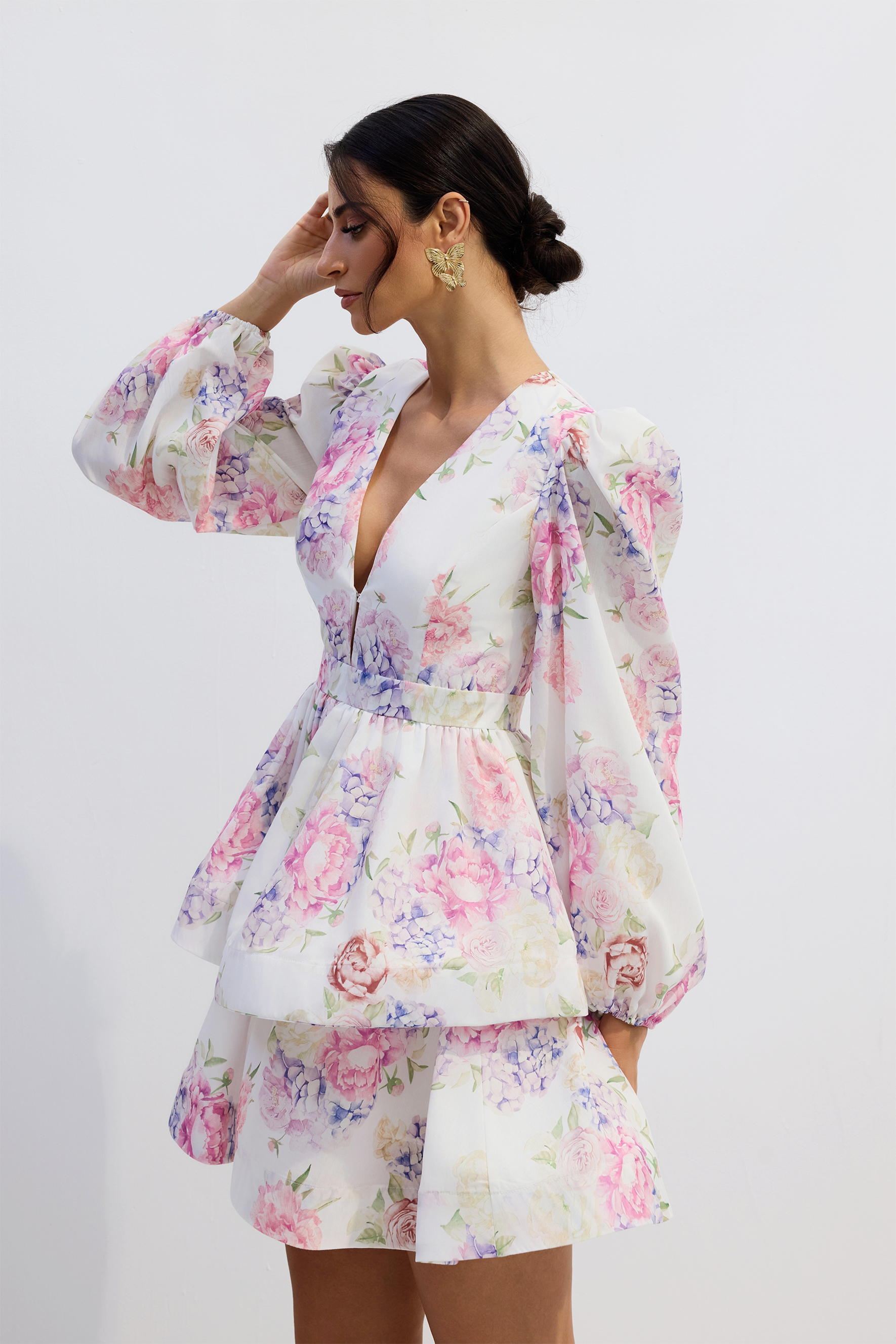Bianca Floral Print Deep V-neck Mini Dress-purelyfable