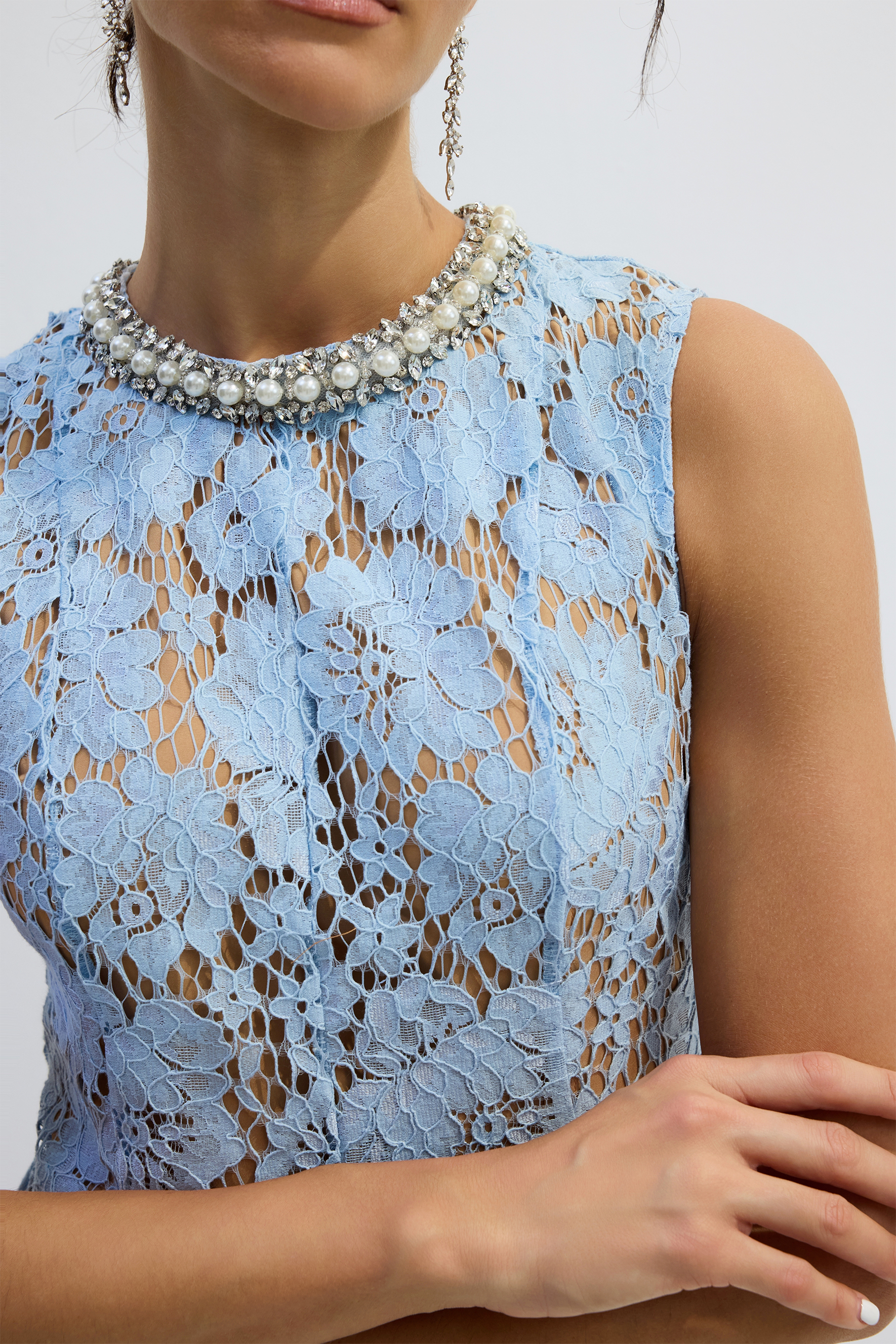 Ariana Floral Lace Sleeveless Midi Dress-purelyfable