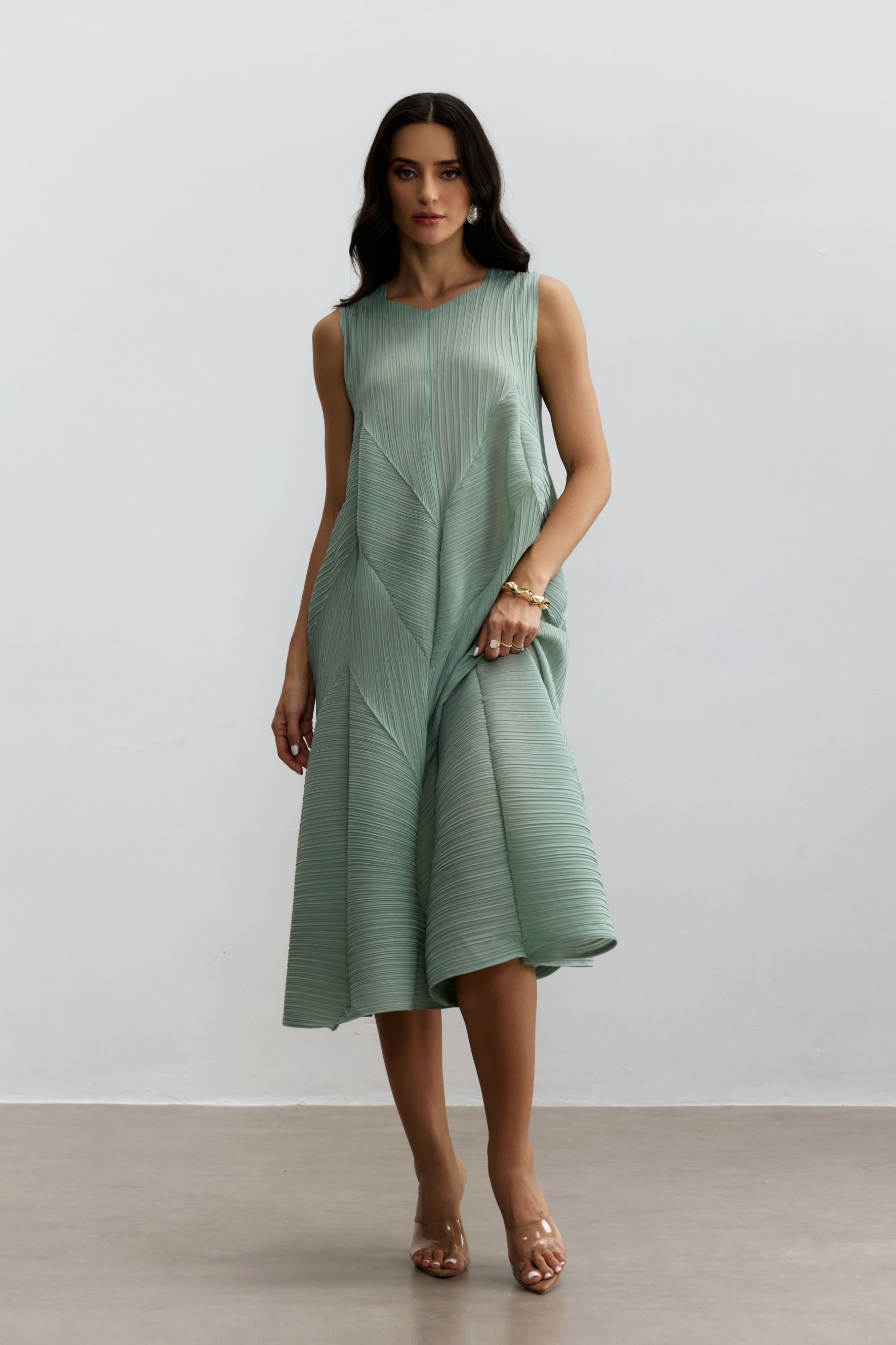 Brenda Pleated Sleeveless Midi Dress-purelyfable