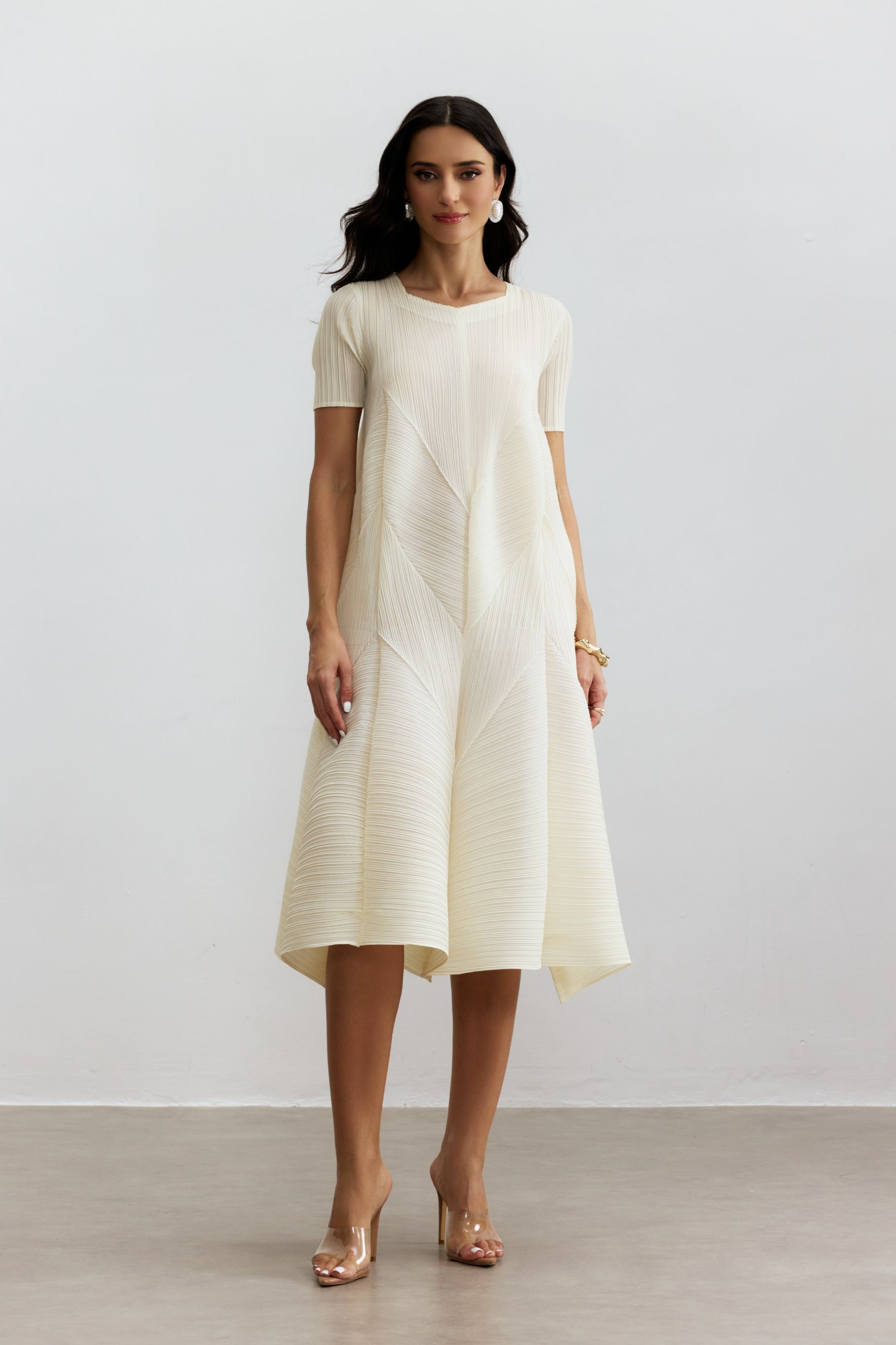 Kirstyn Short Sleeve Textured Midi Dress-purelyfable
