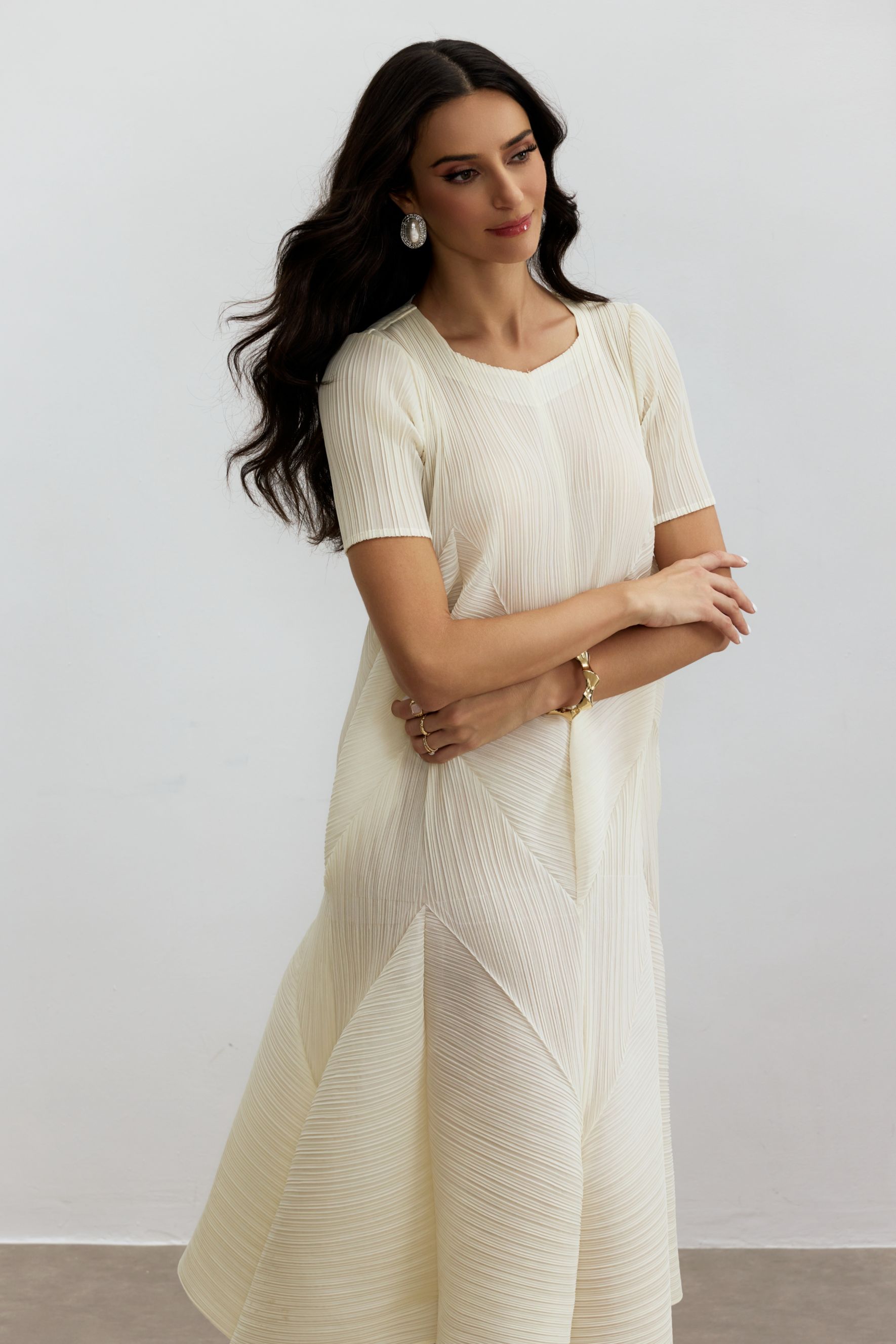 Kirstyn Short Sleeve Textured Midi Dress-purelyfable