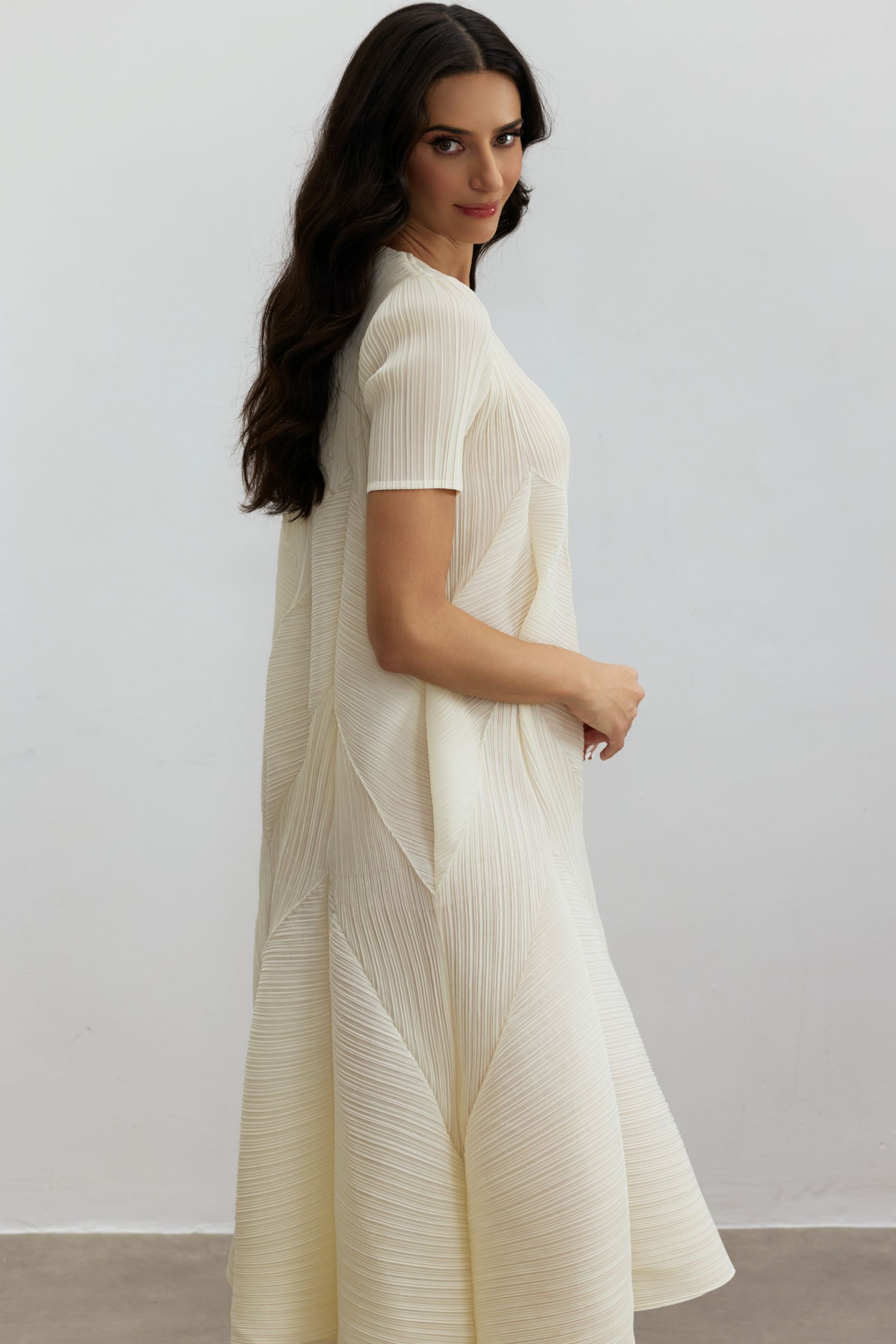 Kirstyn Short Sleeve Textured Midi Dress-purelyfable