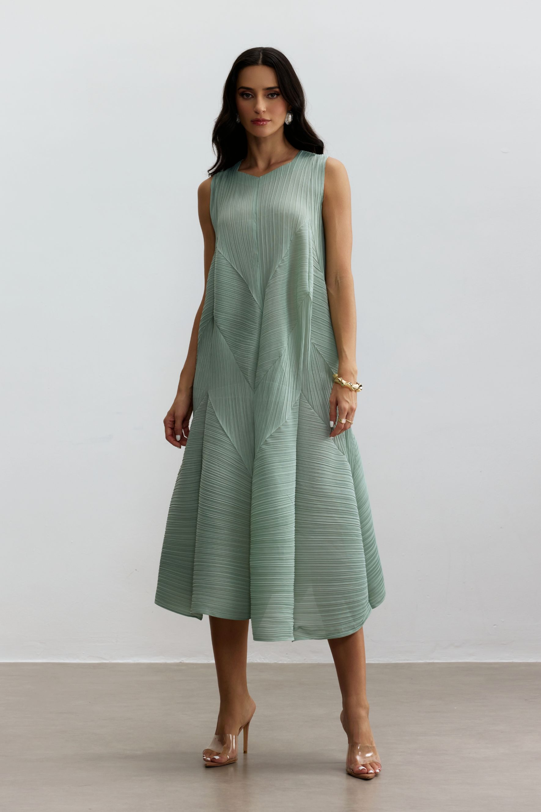 Brenda Pleated Sleeveless Midi Dress-purelyfable