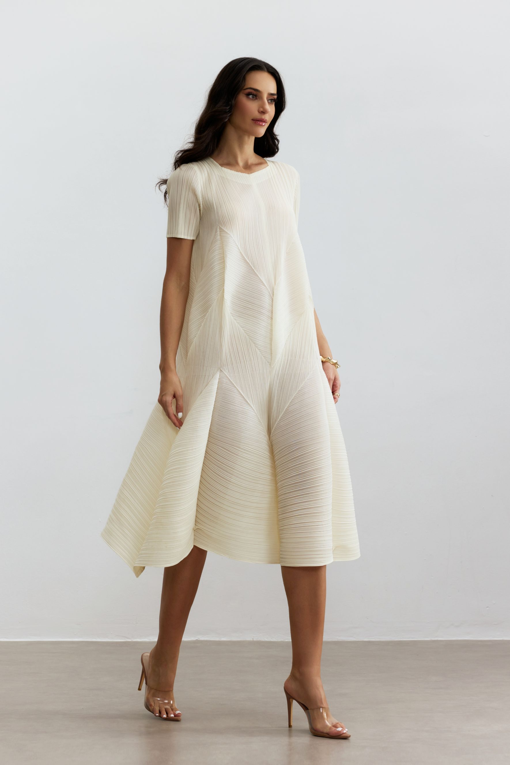 Kirstyn Short Sleeve Textured Midi Dress-purelyfable