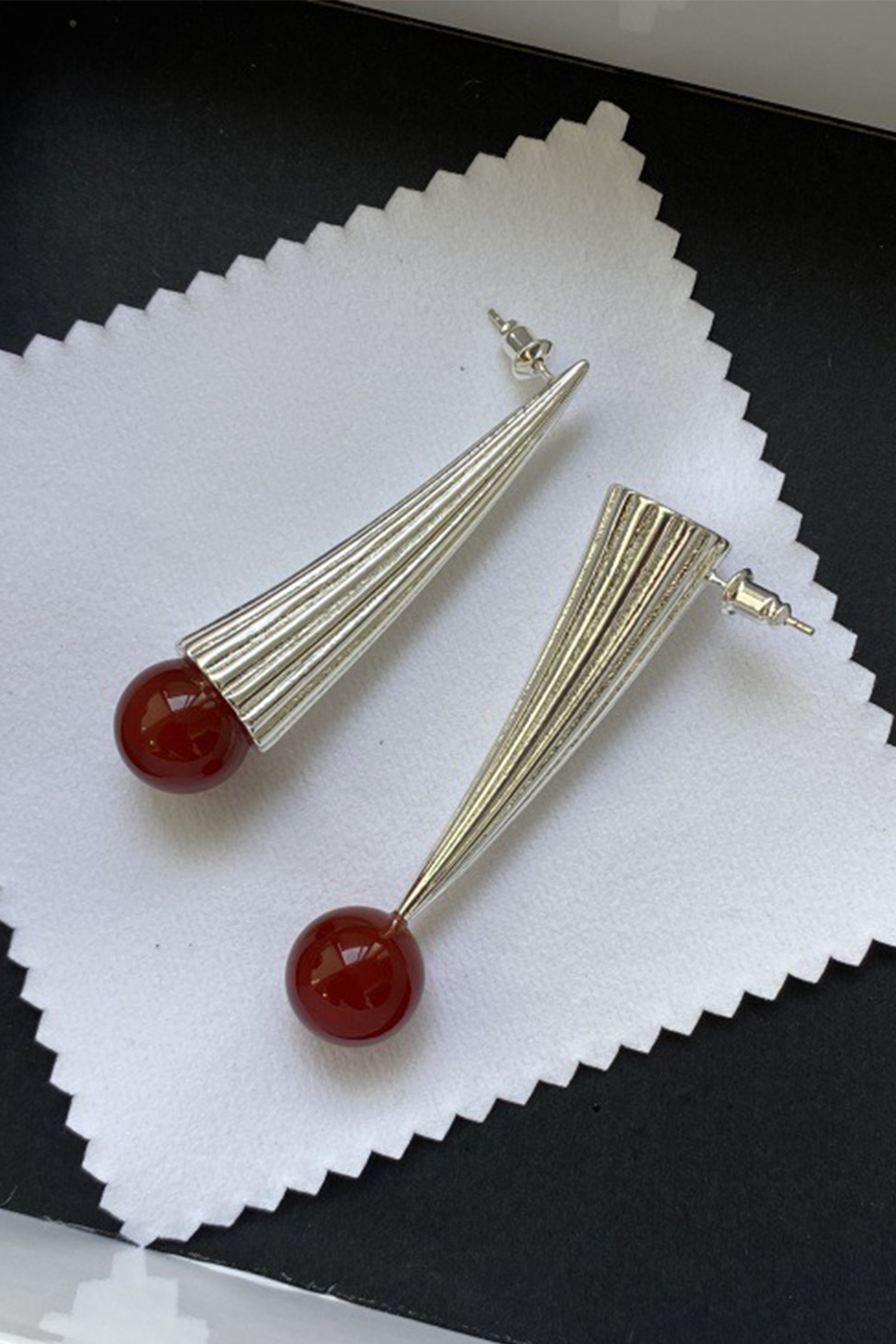 Red Agate Striped Metal Earrings-purelyfable