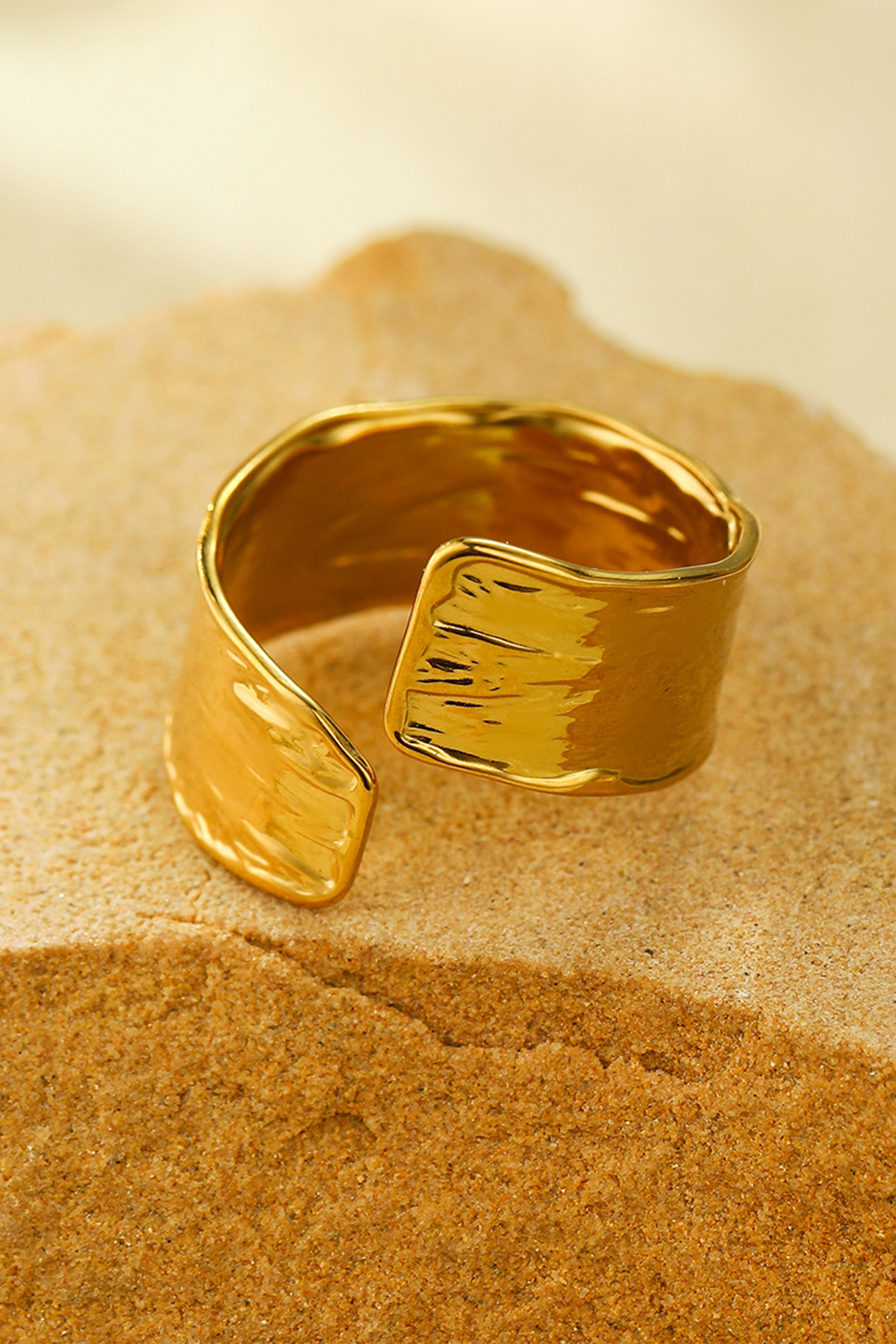 Texture Wide Band Ring-purelyfable